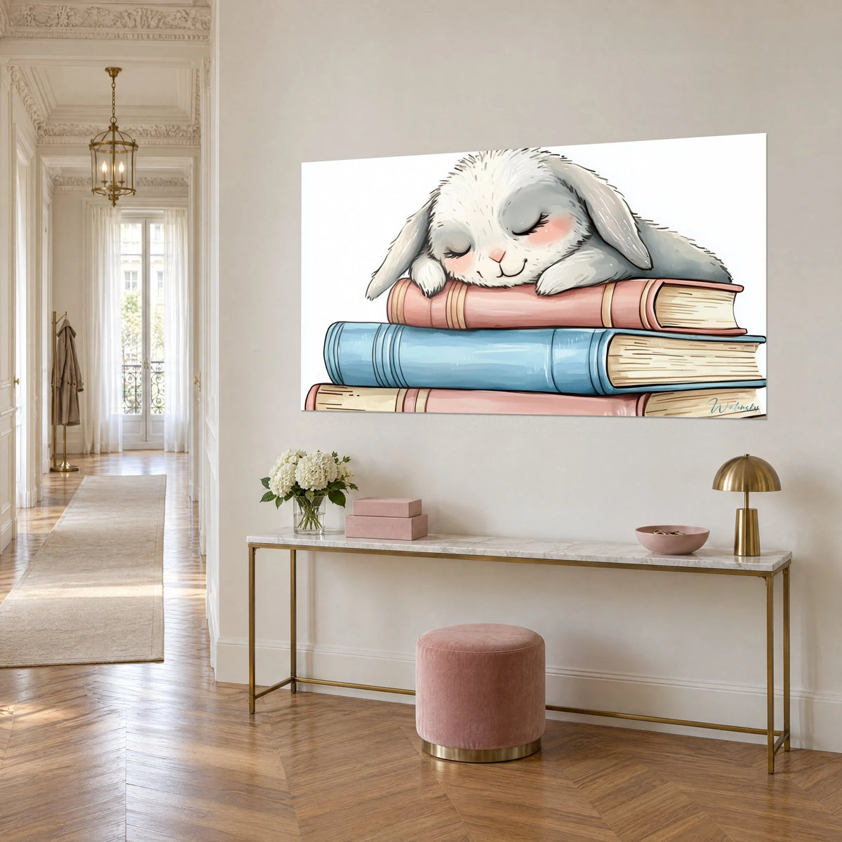 Tableau petit lapin gris et blanc aux oreilles tombantes, paupières closes, livres bleu ciel et rose poudré, console dorée