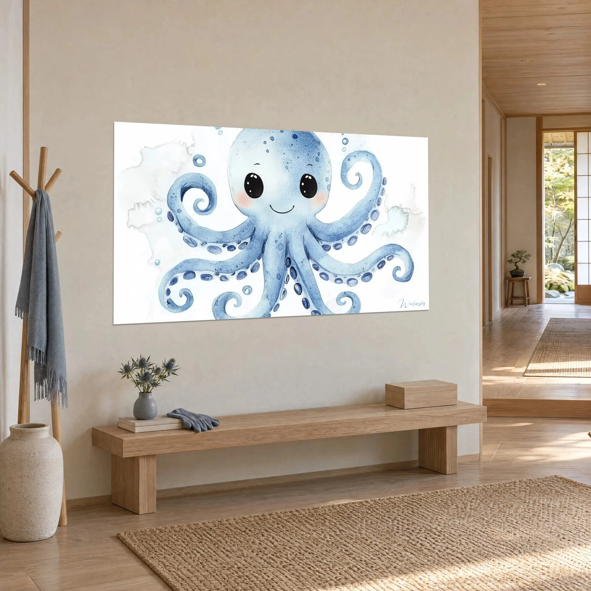 Gemälde eines kawaii-Kopffüßers mit großen, glänzenden schwarzen Augen und marineblauen Saugnäpfen auf weißem Grund, japandi-Flur aus Holz