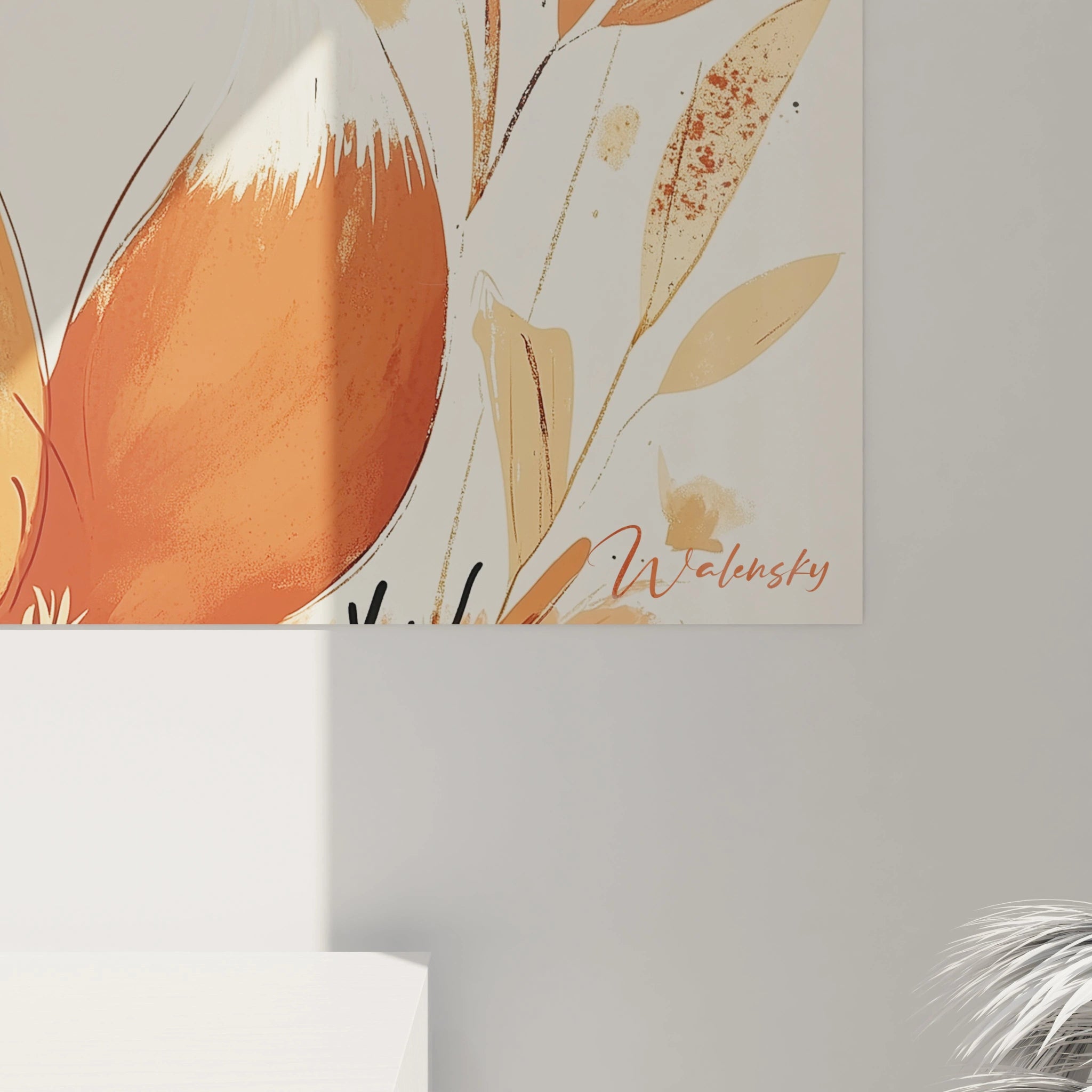 Tableau enfant figurant un renard au sourire stylisé, avec des tons chauds et un fond beige décoré de feuillages aux lignes noires et orange, présentant des effets de peinture lisse et uniforme.







