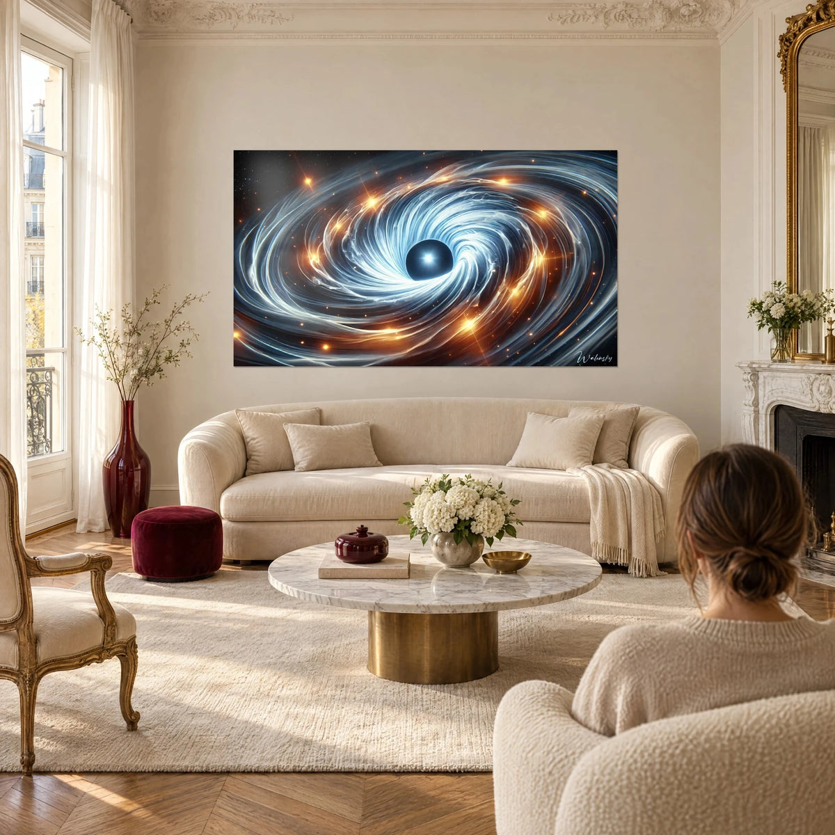 Tableau trou noir au cœur d'un tourbillon bleu glacier, étoiles orangées dispersées, au-dessus d'un canapé dans un salon lumineux