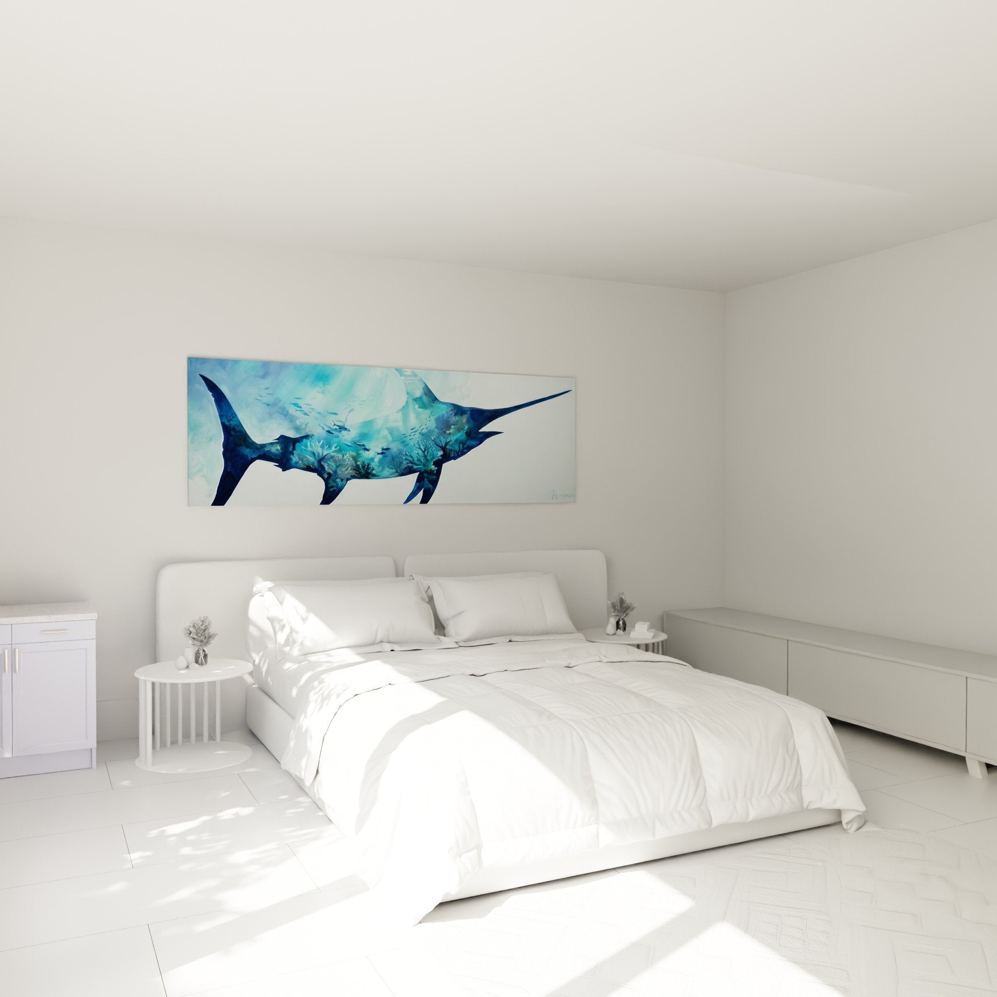 Schwertfisch-Kunstdruck türkis im modernen Schlafzimmer mit maritimer Dekoration und zeitgenössischen Möbeln
