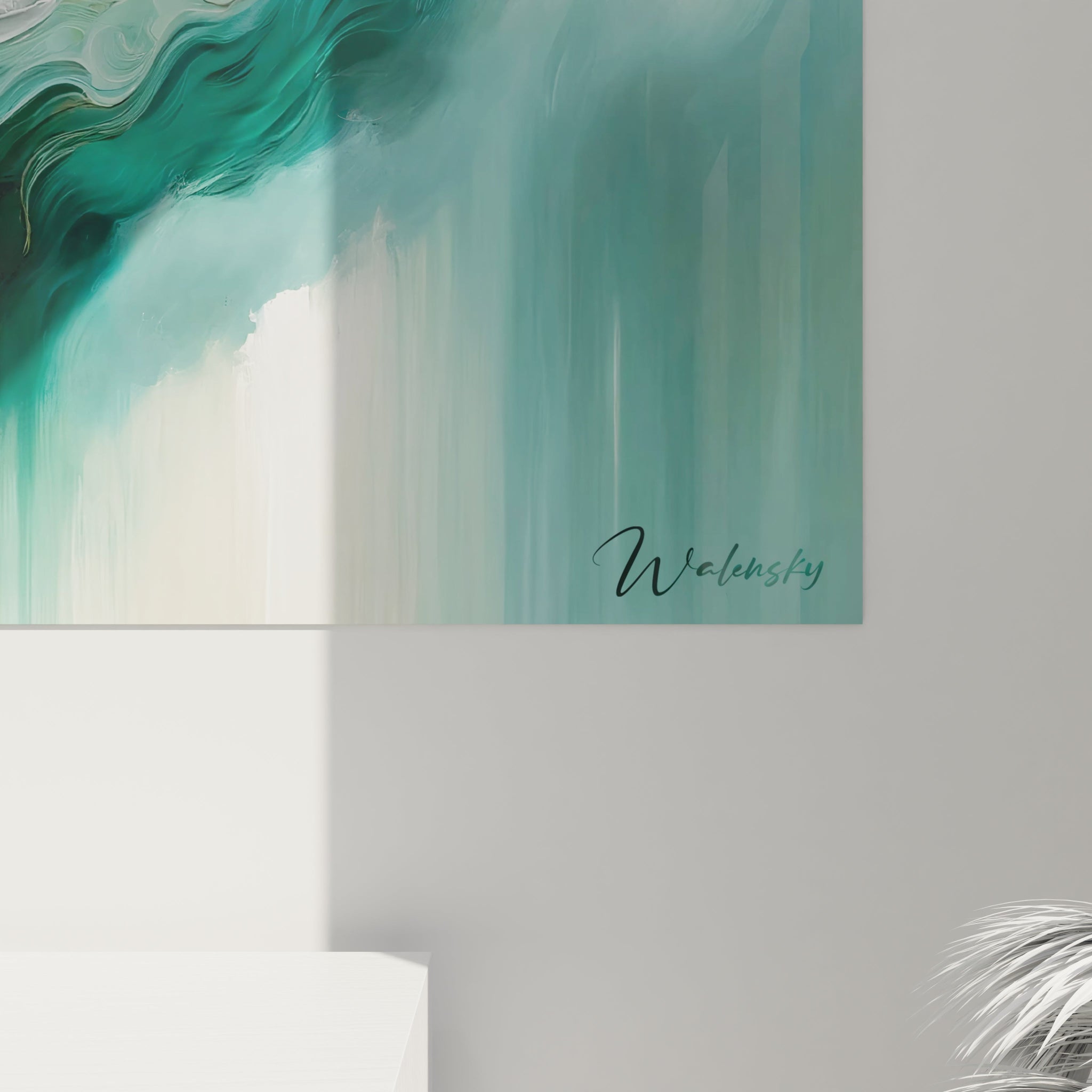 Un tableau abstrait de flux aquatiques en collision. Utilise une palette de vert profond, blanc nacré, or métallisé et beige doux. La texture présente des empâtements épais créant un effet tridimensionnel, avec des mouvements ondoyants qui s'entrecroisent au centre de la composition, mêlant des zones fluides vertes, des reliefs blancs texturés et des touches dorées brillantes.
