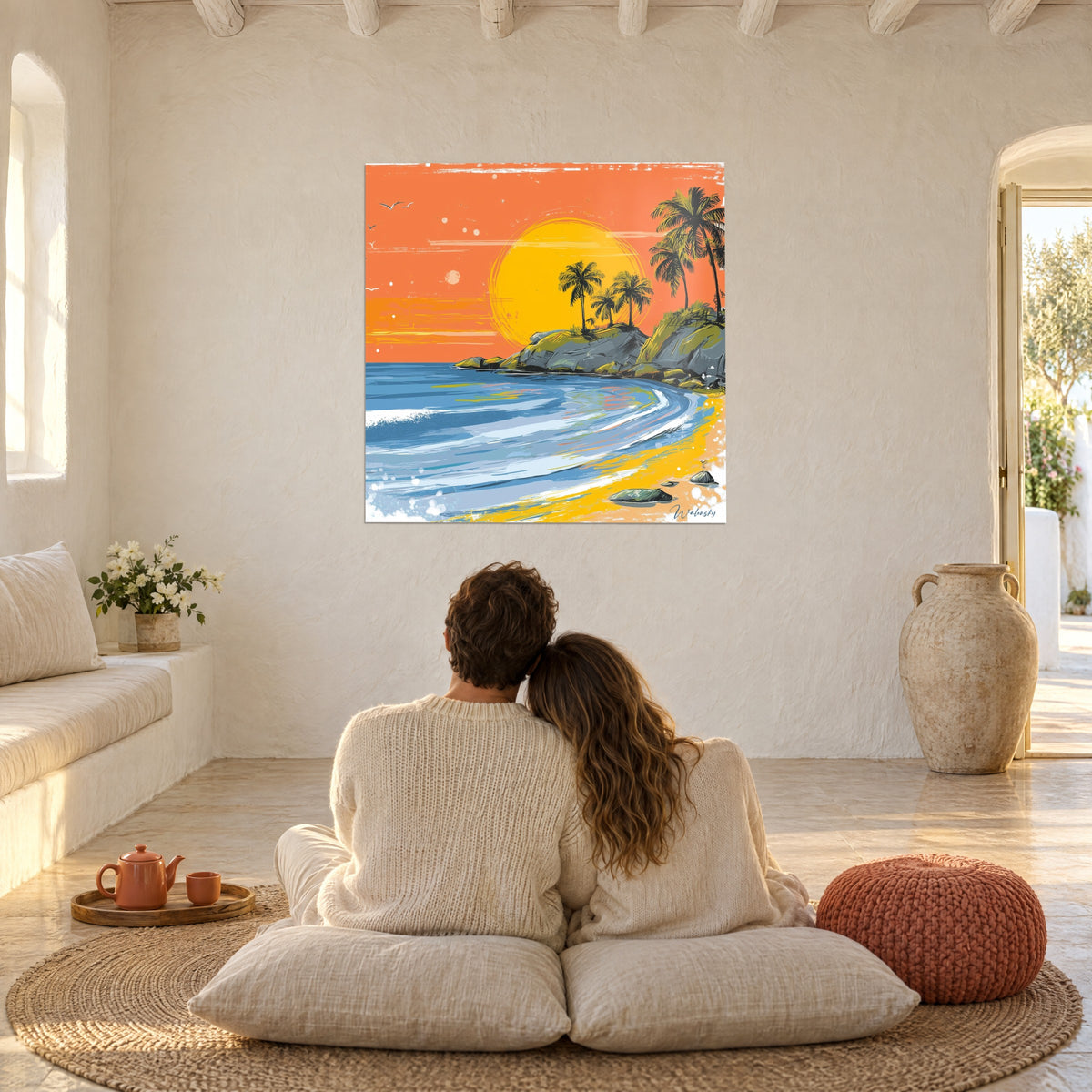 Cuadro isla de palmeras bajo un gran sol amarillo, cielo naranja, arena dorada, pareja abrazada de espaldas sobre cojines en el suelo