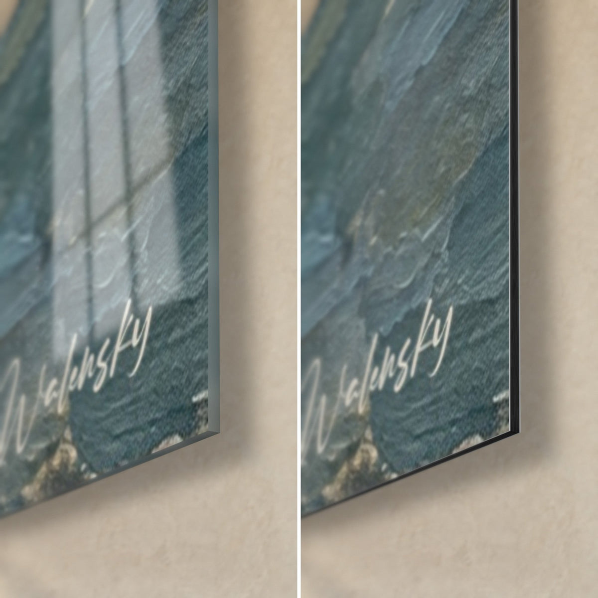 Schilderij eenzame zeilboot onder een krijtachtige klif, rechtsonder: glanzend acrylglas links, mat geborsteld Dibond-aluminium rechts