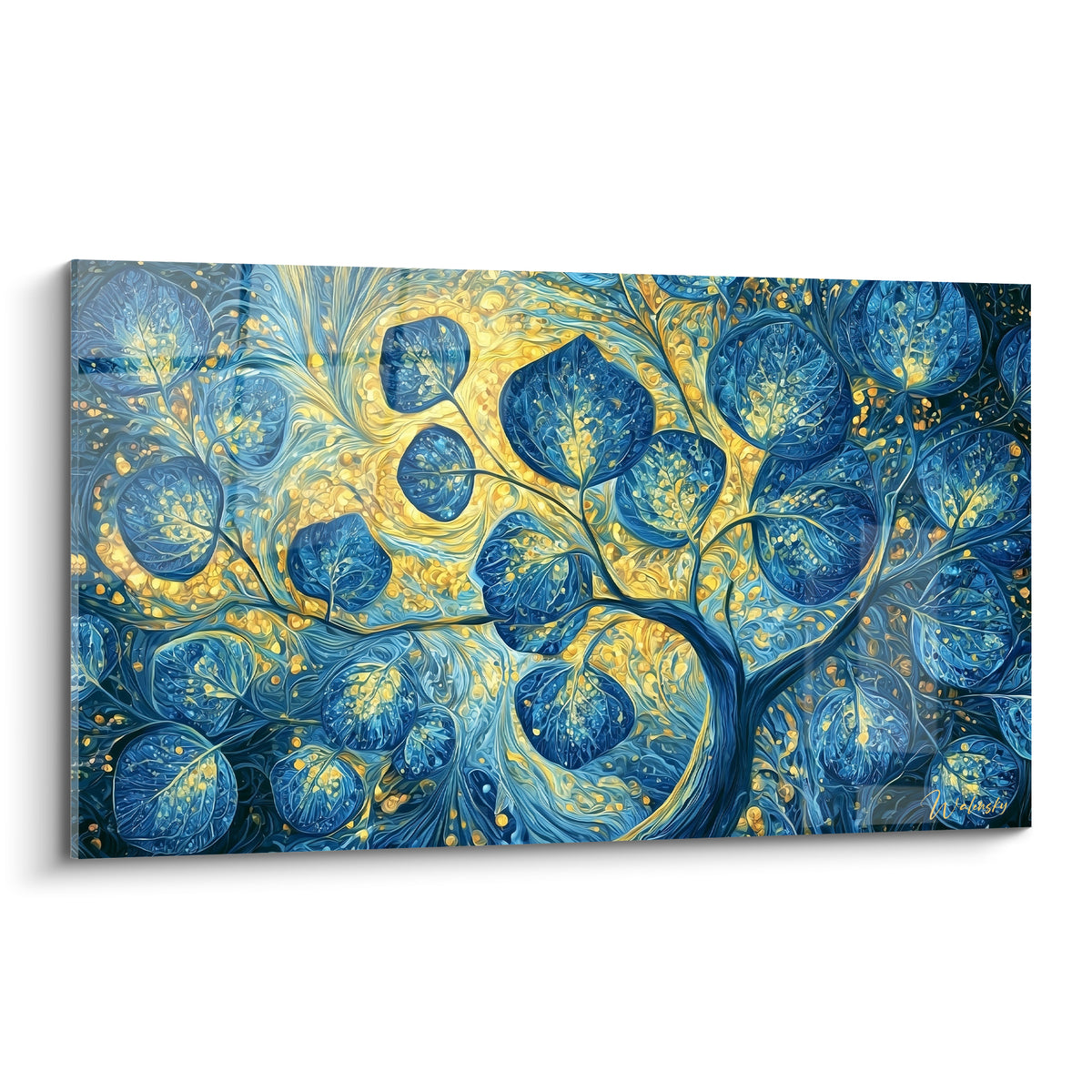 Feuillage Eucalyptus bleu marine traversé d'une lumière dorée et ambrée, motifs organiques détaillés