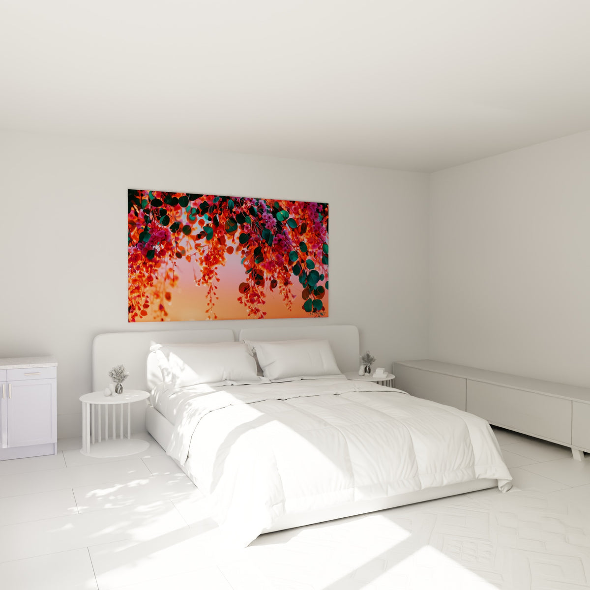 Feuillage d'eucalyptus rose et corail suspendu au-dessus d'un lit dans une chambre claire