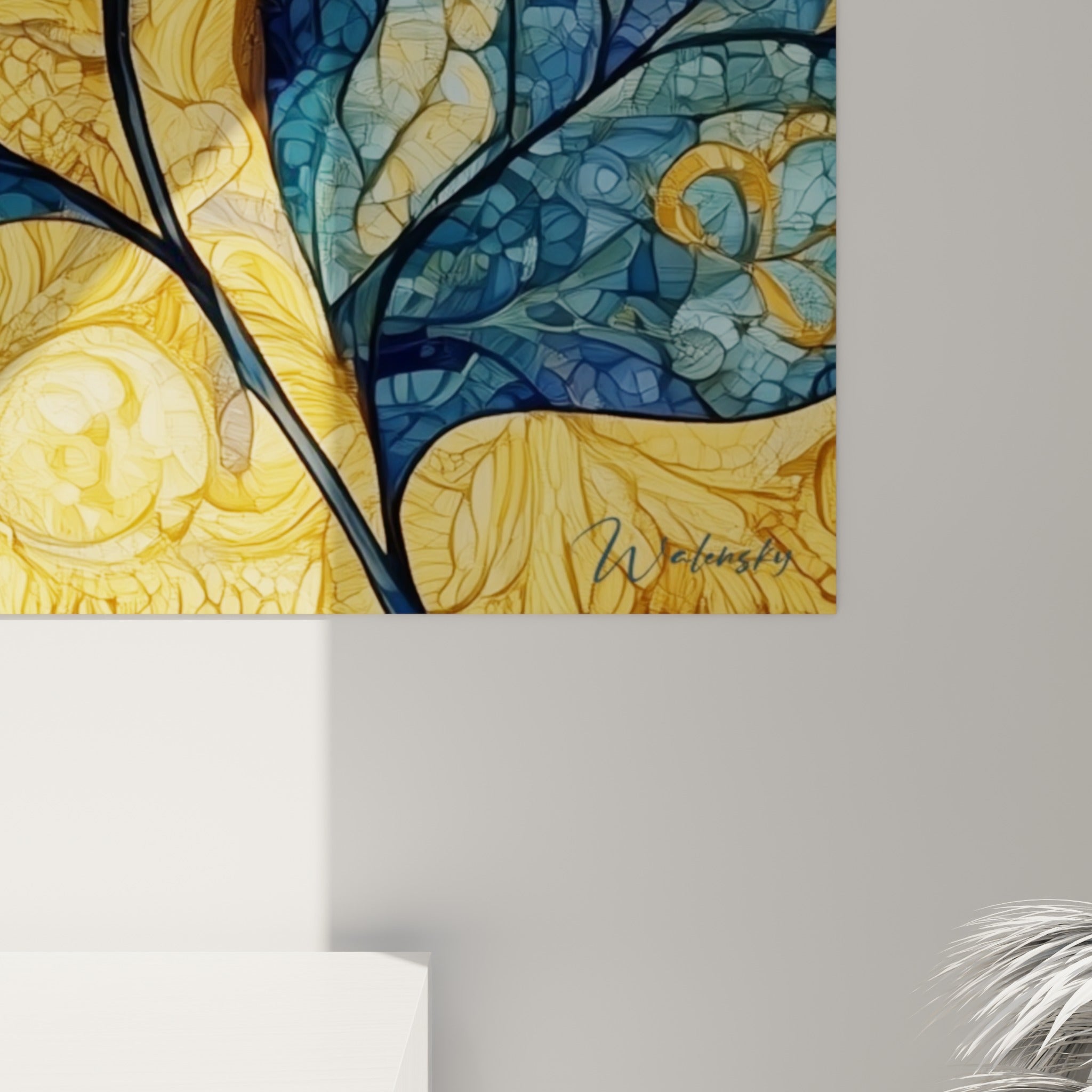 Détail des nervures noires et cellules bleu marine et dorées composant ce tableau eucalyptus mosaïque