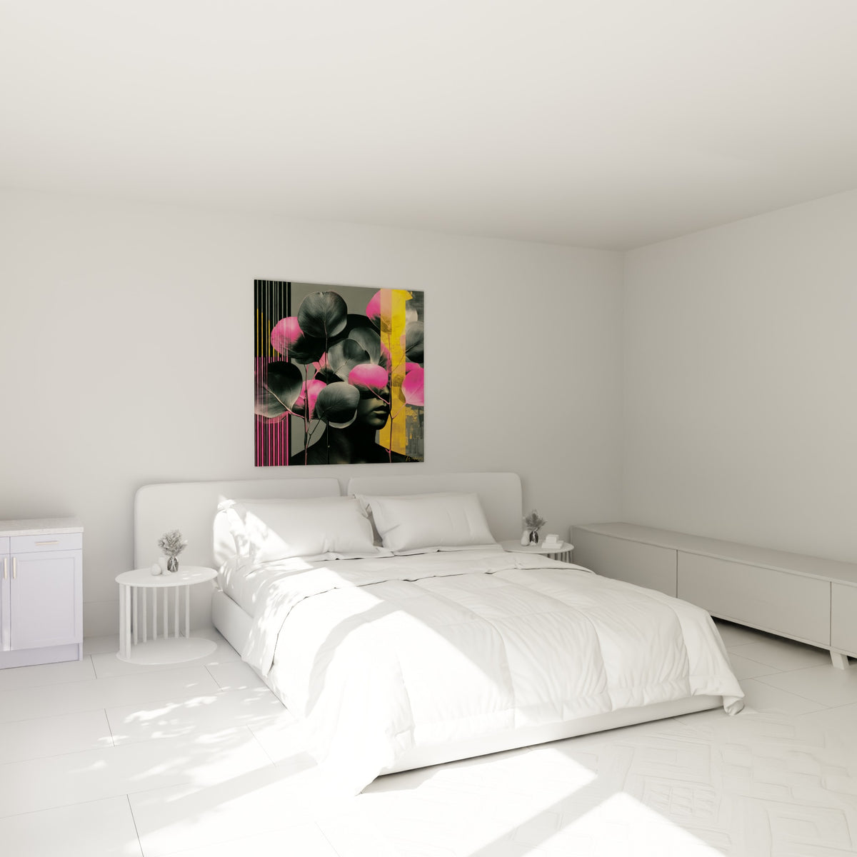 Feuillage rose fuchsia et noir intense au-dessus d'un lit dans une chambre claire