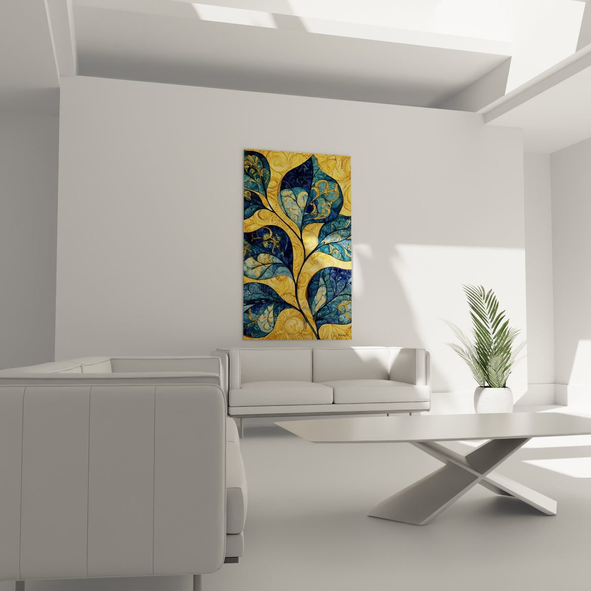 Motif d'eucalyptus turquoise et ocre en mosaïque au-dessus d'un canapé dans un salon lumineux