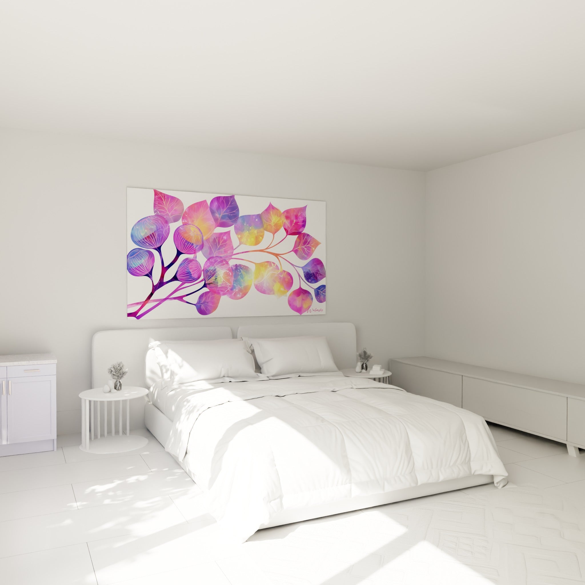 Feuillage d'eucalyptus rose et violet irisé accroché au-dessus d'un lit dans une chambre claire