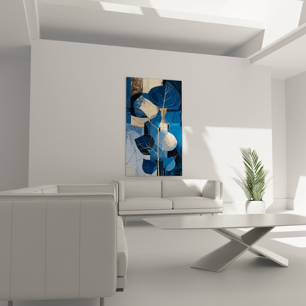 Feuilles d'eucalyptus bleu pastel et beige texturé, disposées au-dessus d'un canapé dans un salon lumineux
