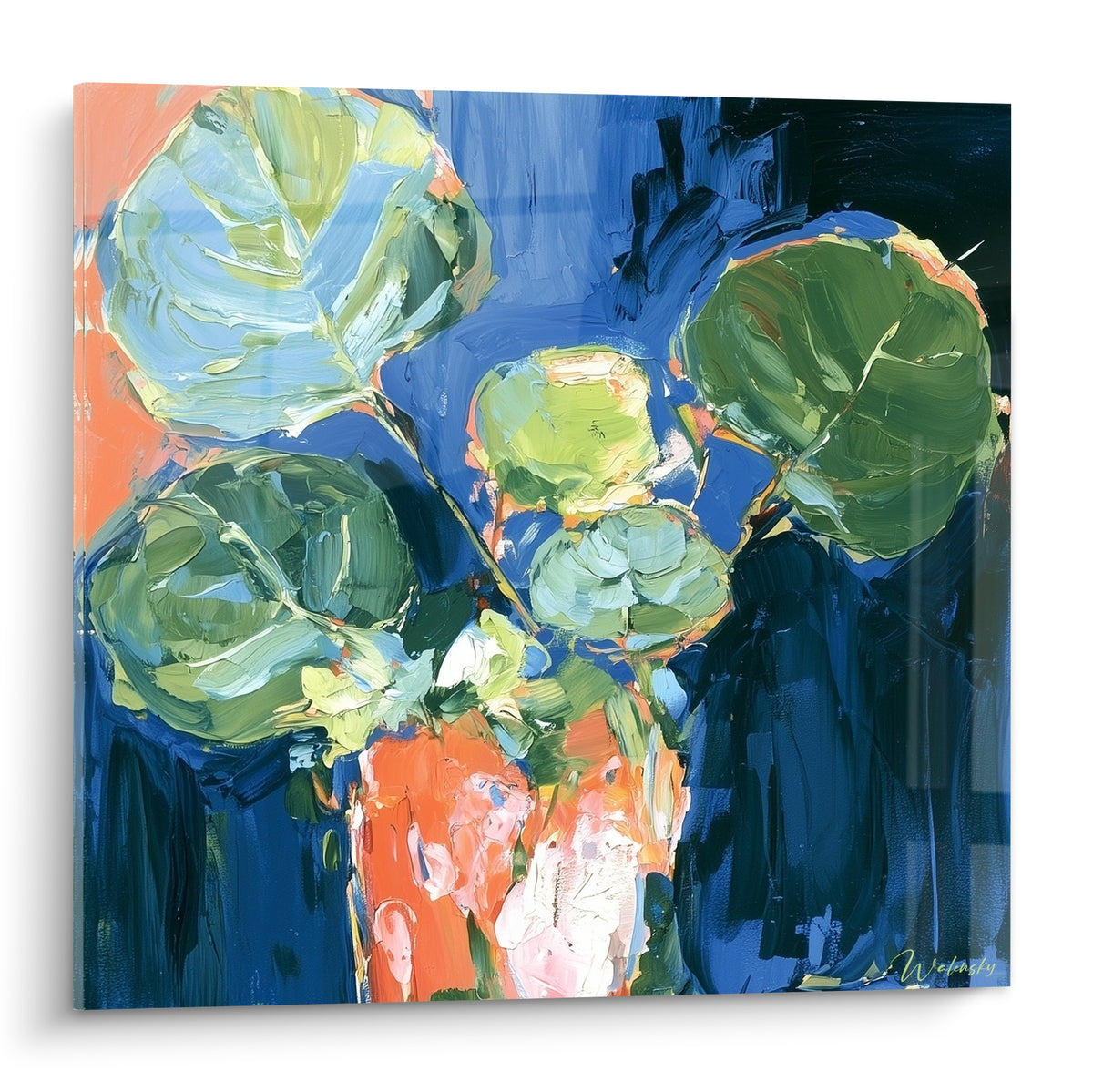 Feuilles rondes vert sauge et bleu marine peintes au couteau dans un vase orangé, tableau Eucalyptus expressif