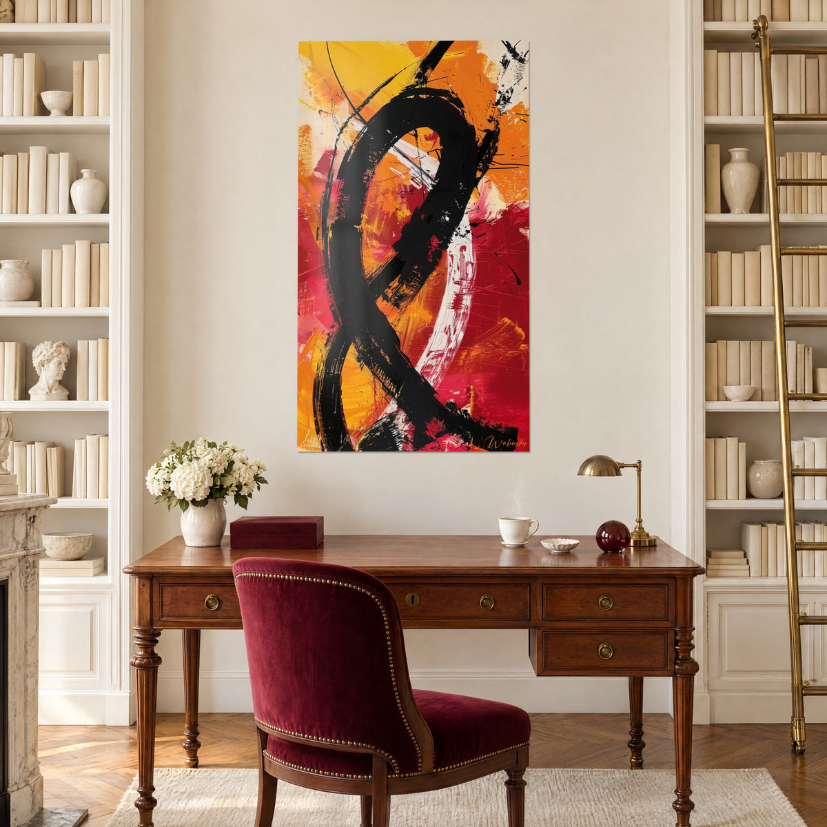 Gemälde expressionistisch mit schwarzen Laufspuren, gebranntem Orange und cremeweiß, zwischen zwei Bücherregalen eines Büros