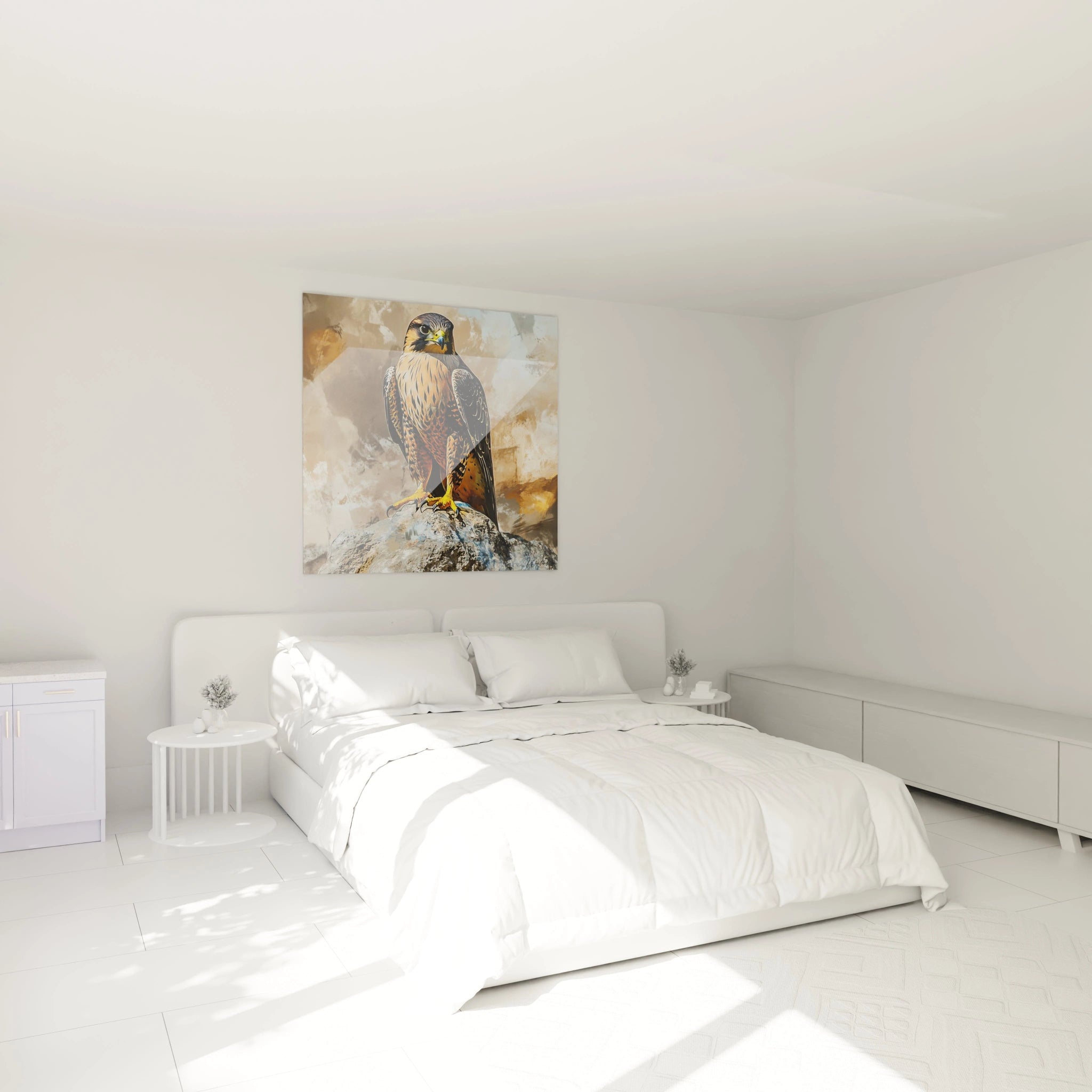 Tableau oiseau Walensky représentant un faucon posé sur un rocher dans une chambre blanche moderne