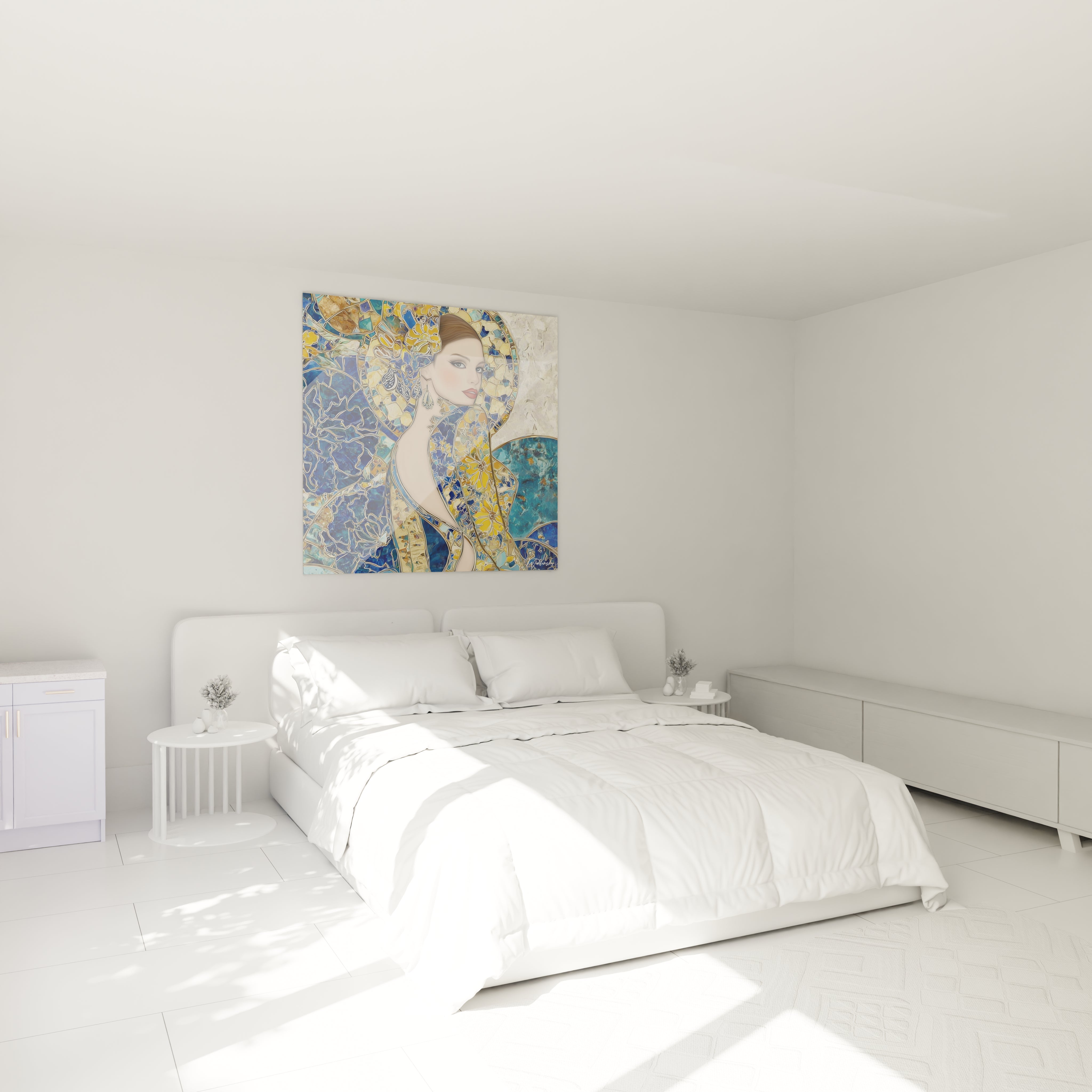 Tableau féminin byzantin de Walensky accroché dans une chambre lumineuse au décor moderne