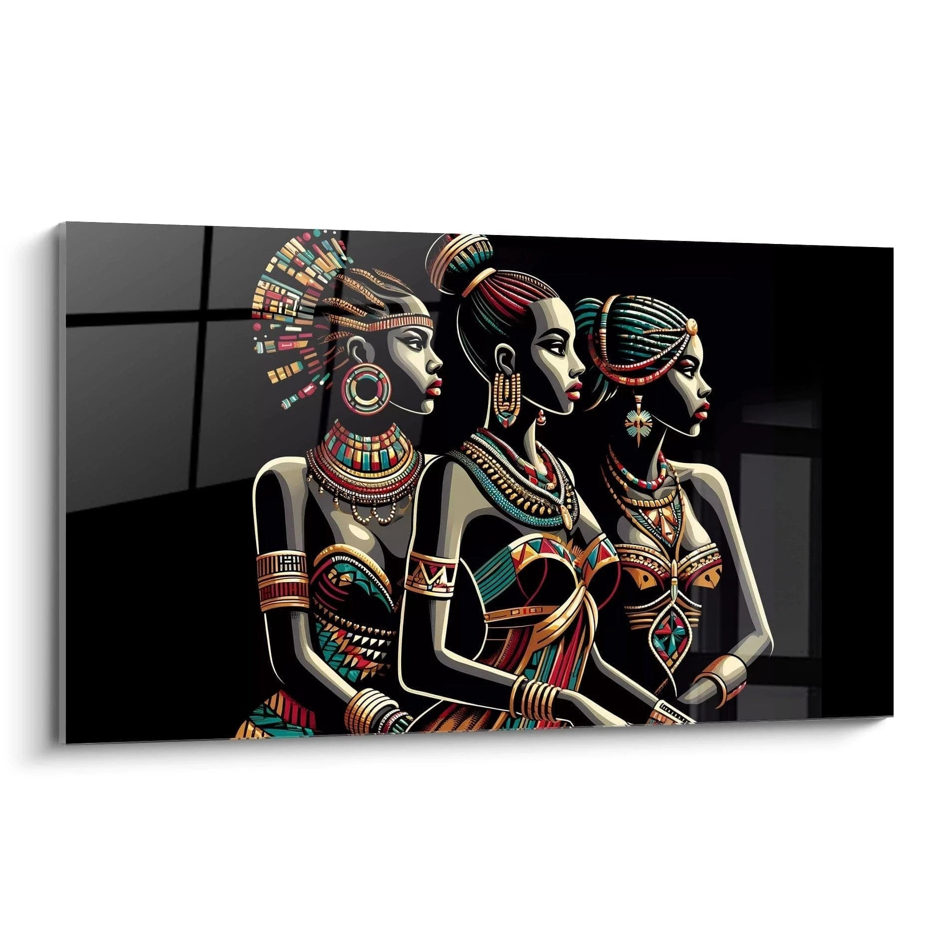 Le tableau africain vu de biais montre trois silhouettes féminines puissantes, parées de coiffes et de bijoux traditionnels. Les couleurs or, rouge et marine créent un contraste saisissant.


