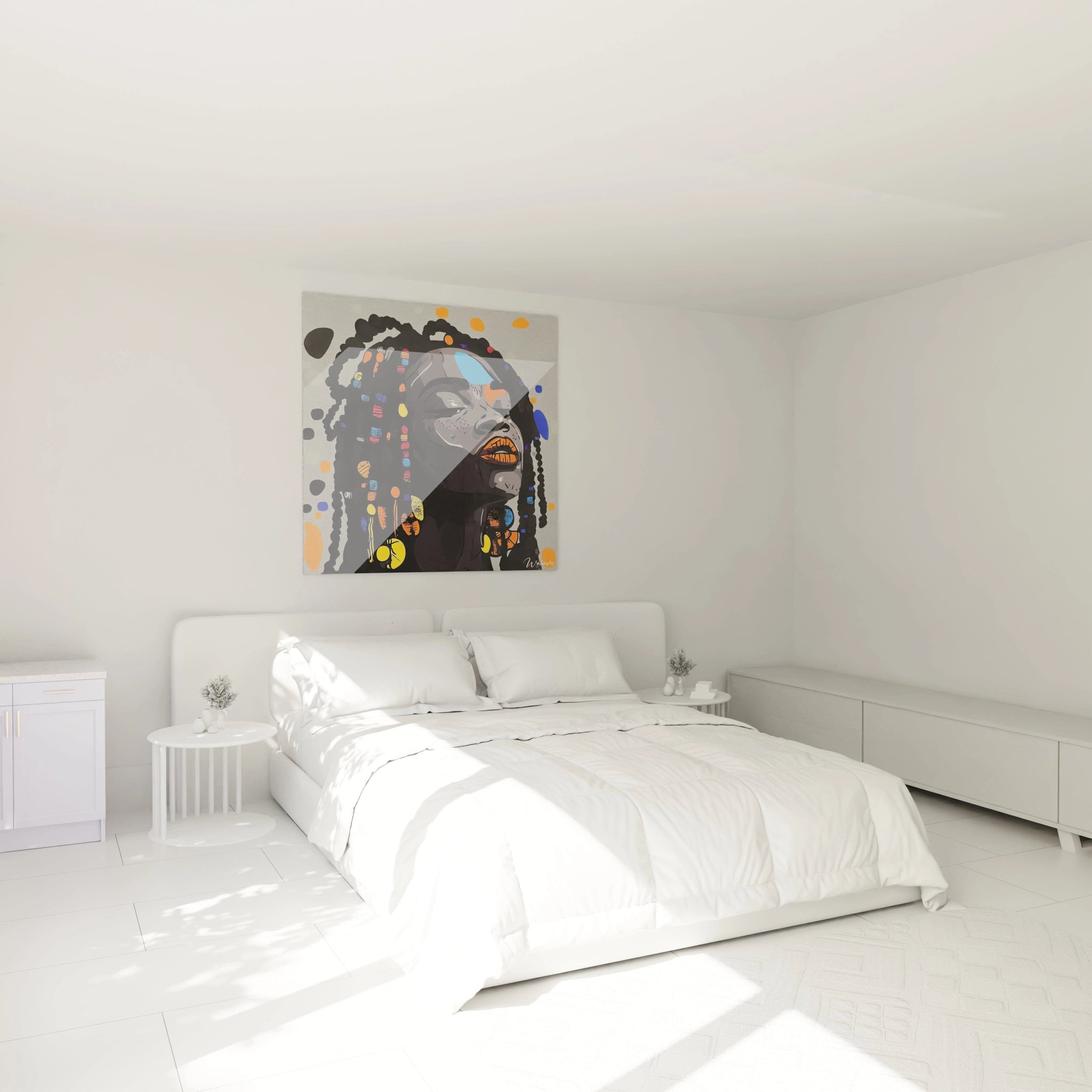 Tableau africain mural Walensky représentant une femme noire avec des couleurs vives au-dessus d'un lit blanc dans une chambre moderne