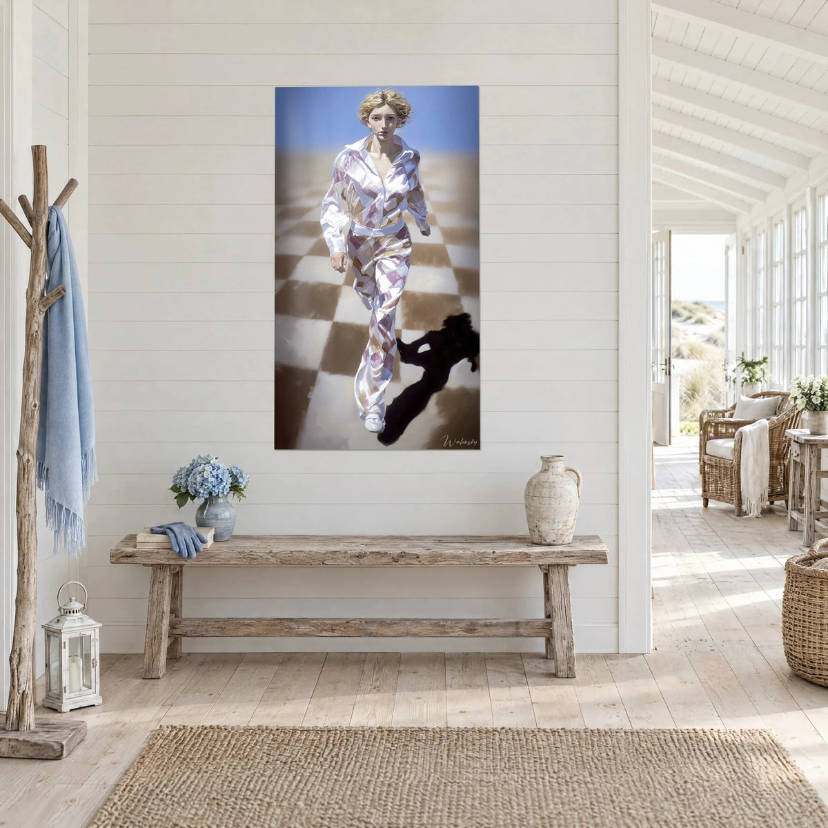 Schilderij model met gouden krullen, wit satijnen outfit en poederroze, zwarte schaduw op okerkleurige geblokte vloer, entree van een huis aan zee
