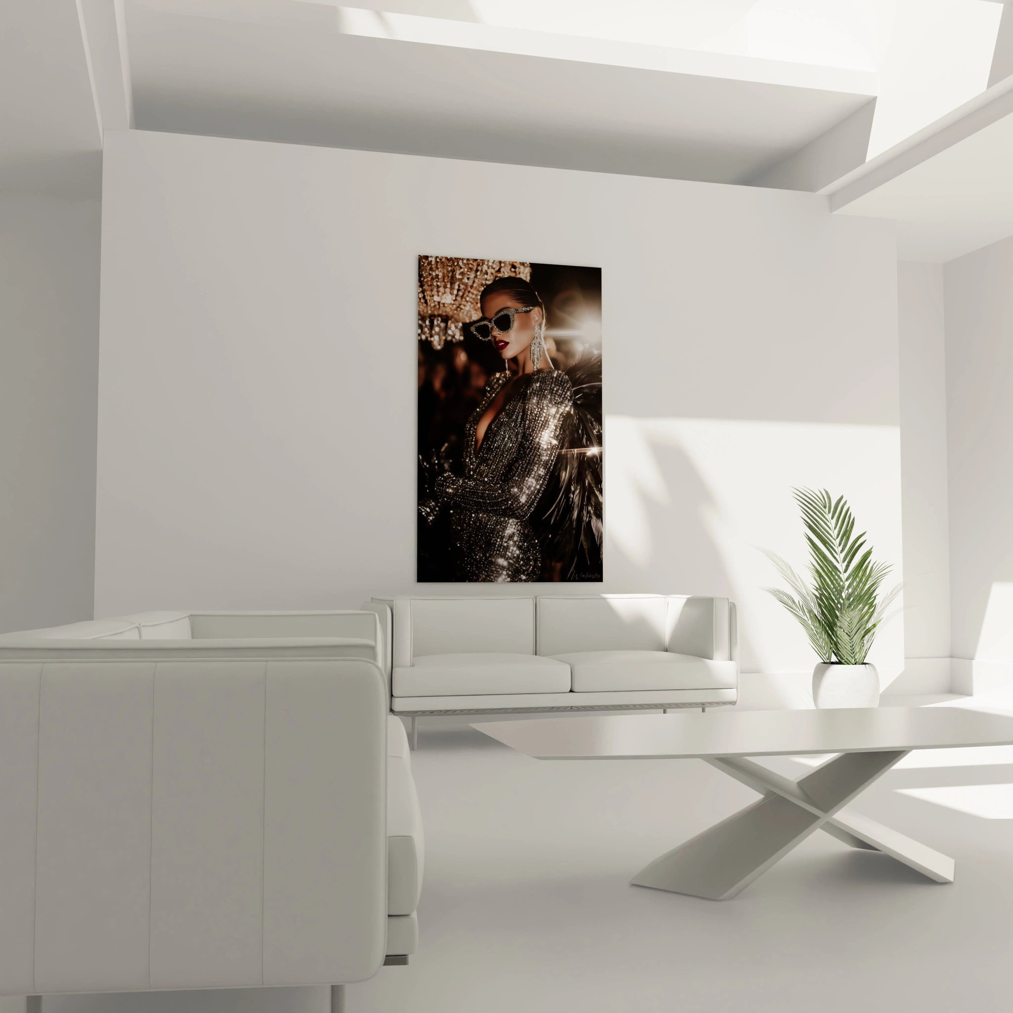 Tableau femme glamour haute couture sur mur dans un salon moderne avec mobilier design