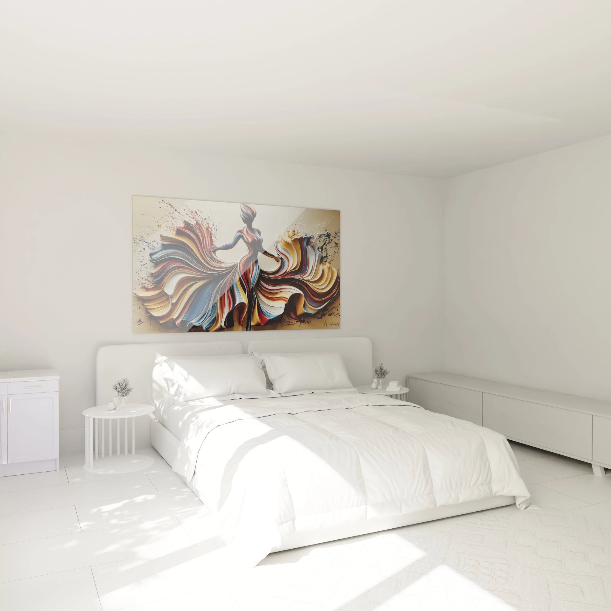 Tableau mural femme haute couture coloré accroché au-dessus d'un lit dans une chambre moderne
