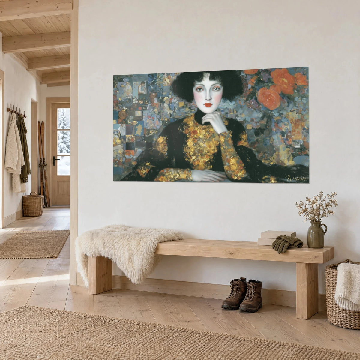 Tableau muse pâle aux lèvres rouges, main sous le menton, fond de mosaïque bleue et dorée, mur crème d'un chalet