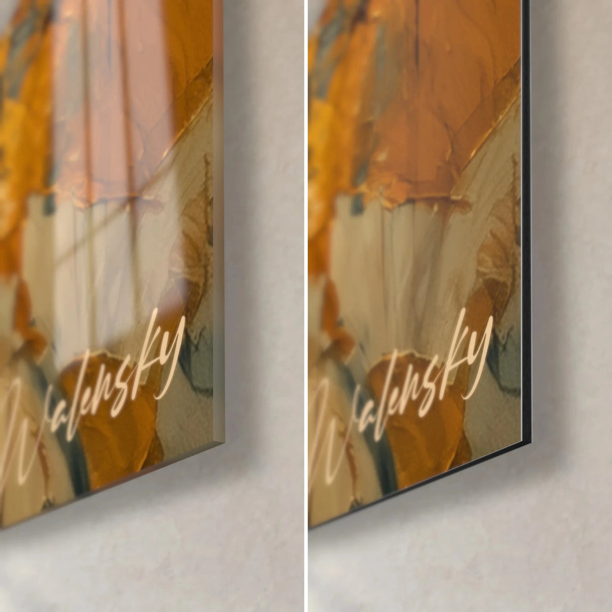 Tableau femme à la parure dorée, coin bas droit : verre acrylique brillant à gauche, alu Dibond mat à droite, tranche de 3 mm visible