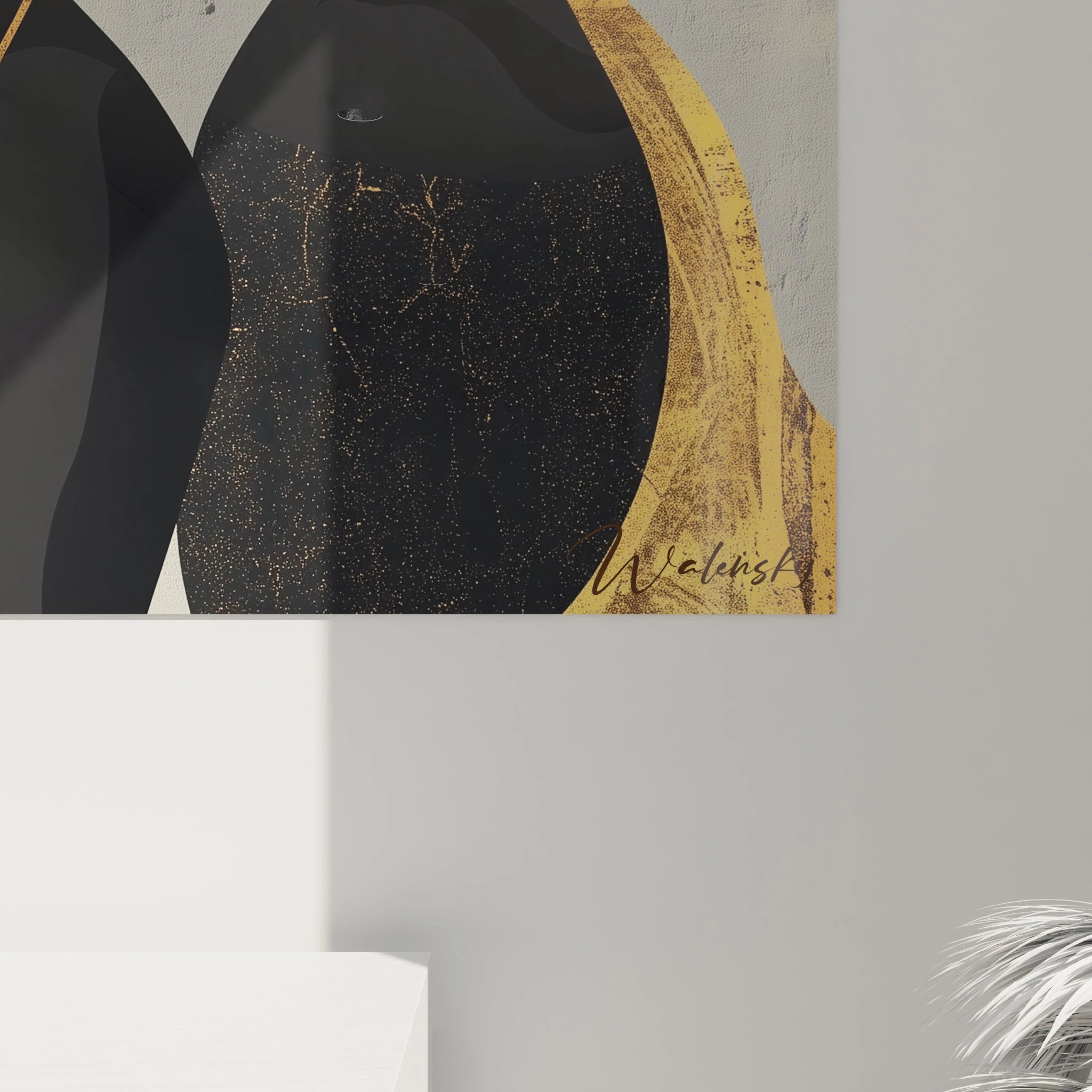 Tableau Egypte mural signé Walensky avec motifs noirs et dorés sur fond beige