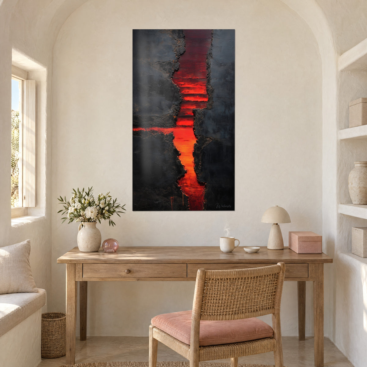 Gemälde abstrakte glühende Lava zwischen körnigen schwarzen Krusten, leuchtendes Rot und Orange, über einem hellen Holzschreibtisch, rosa Stuhl