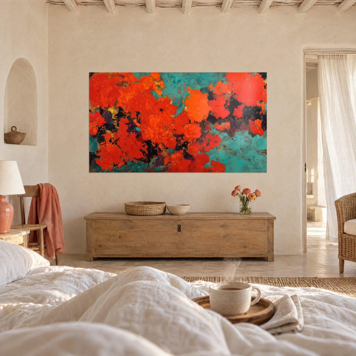 Schilderij stroom van oranjerode lava op gepatineerd turquoise, boven een bed in een lichte slaapkamer