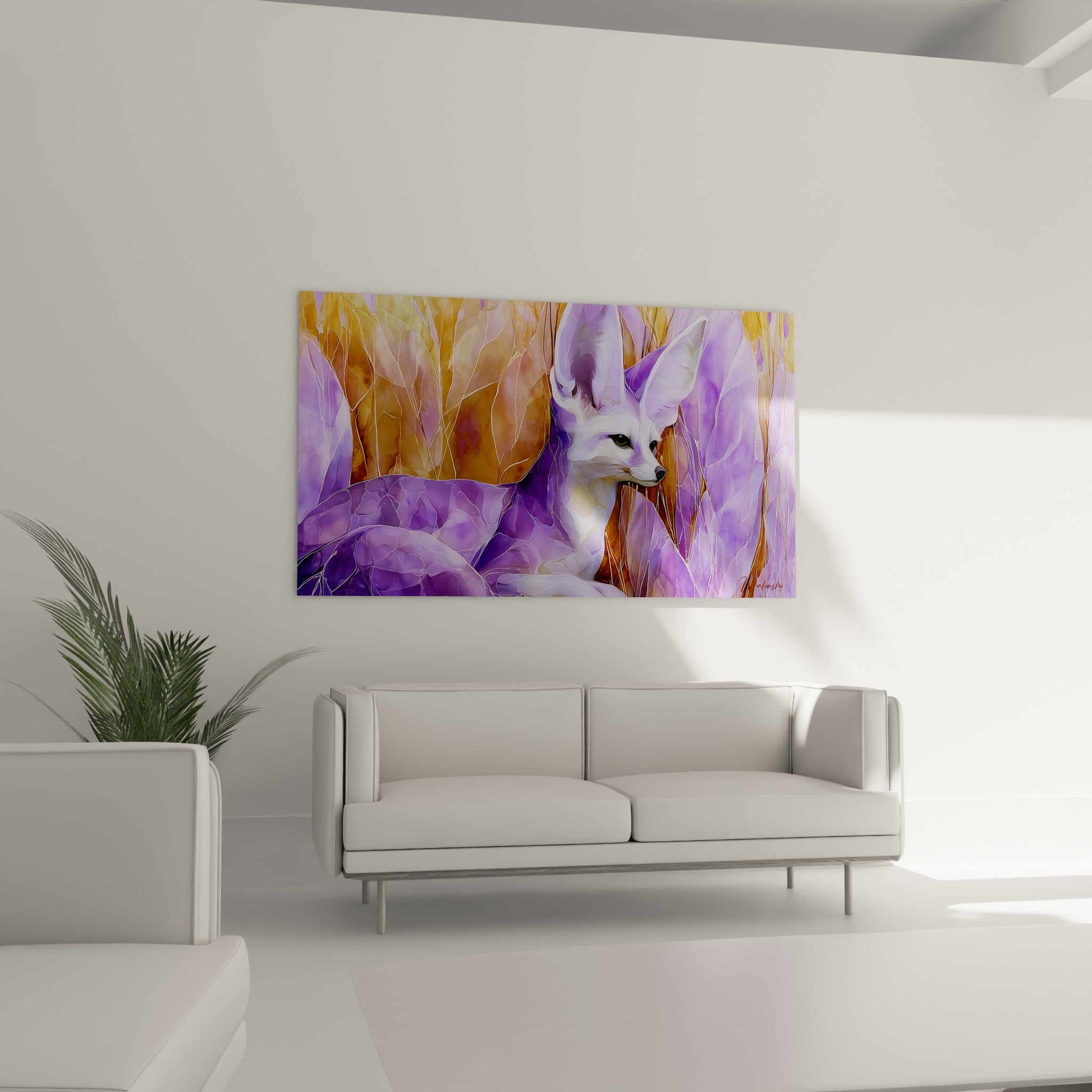 Silhouette blanche du fennec entourée de nuances mauves et ambrées, au-dessus d'un canapé dans un salon lumineux