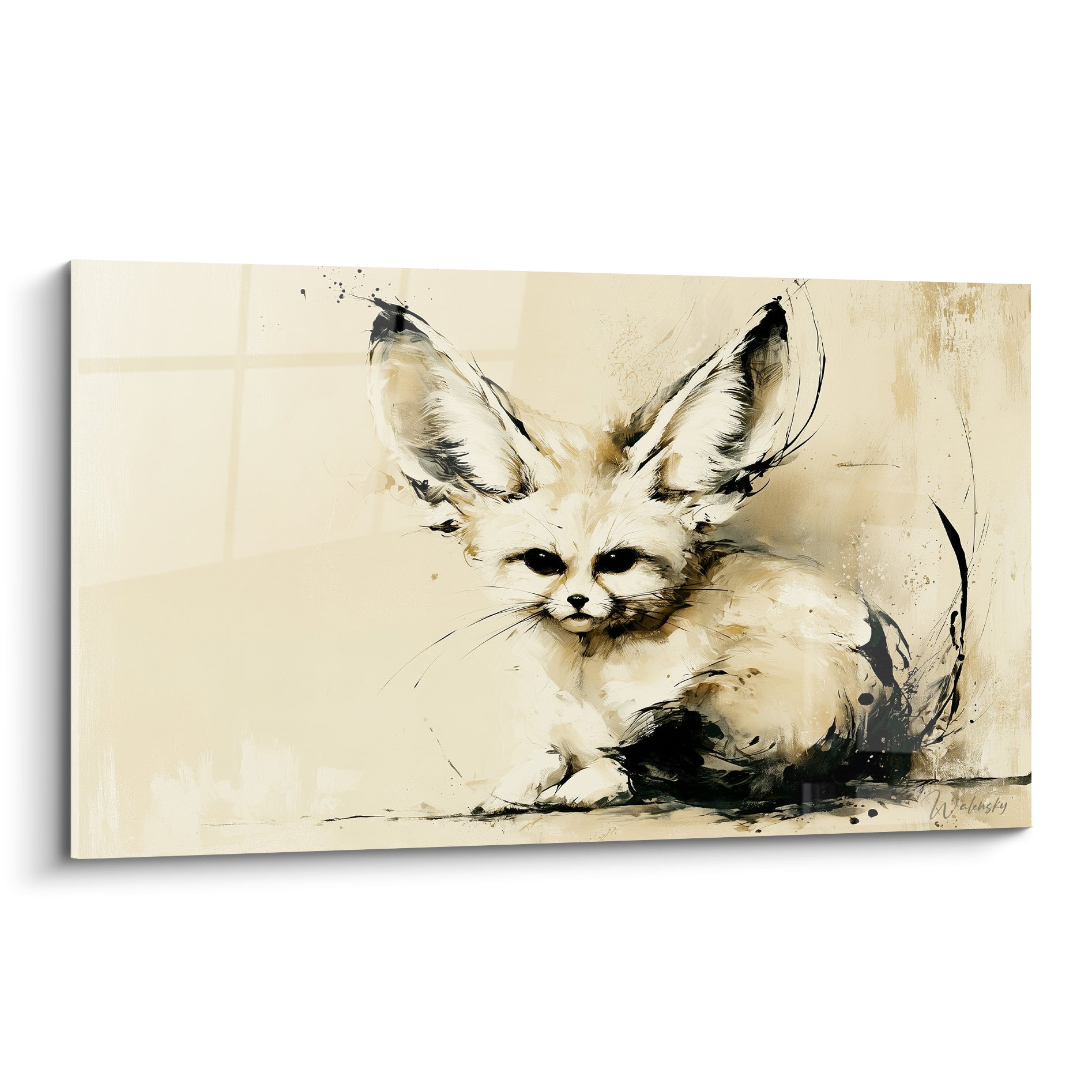 Fennec couché en camaïeu beige et noir, oreilles dressées, technique encre et éclaboussures