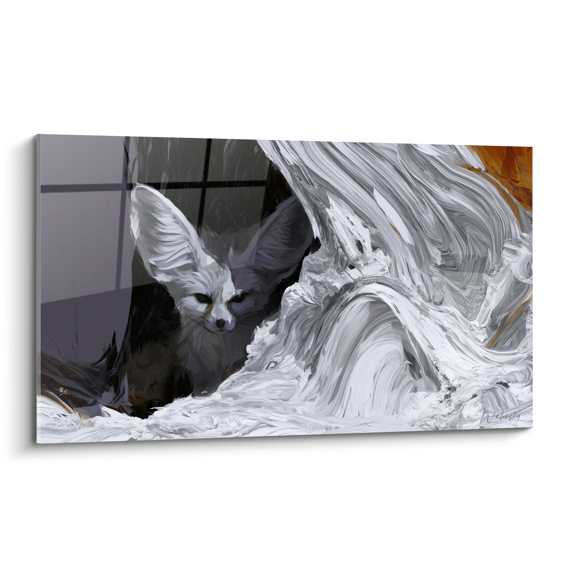 Fennec aux oreilles dressées, museau réaliste, jaillissant d'une vague blanche texturée et anthracite