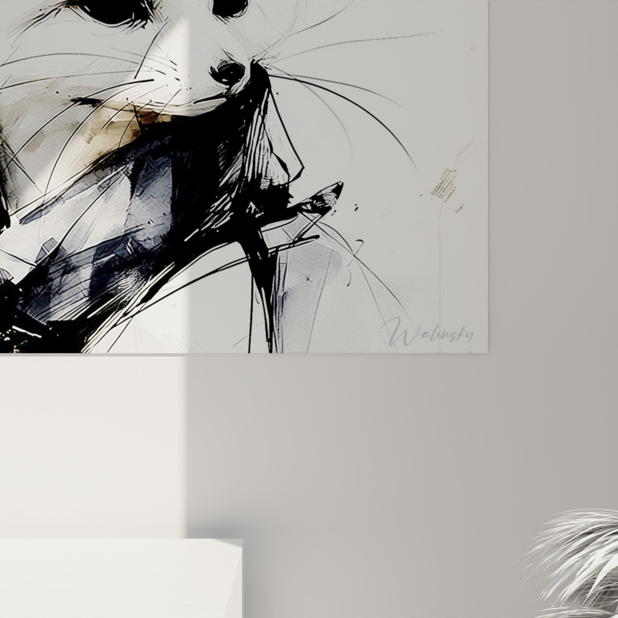 Détail du trait d'encre noir et des coulures grises sur les oreilles esquissées du fennec