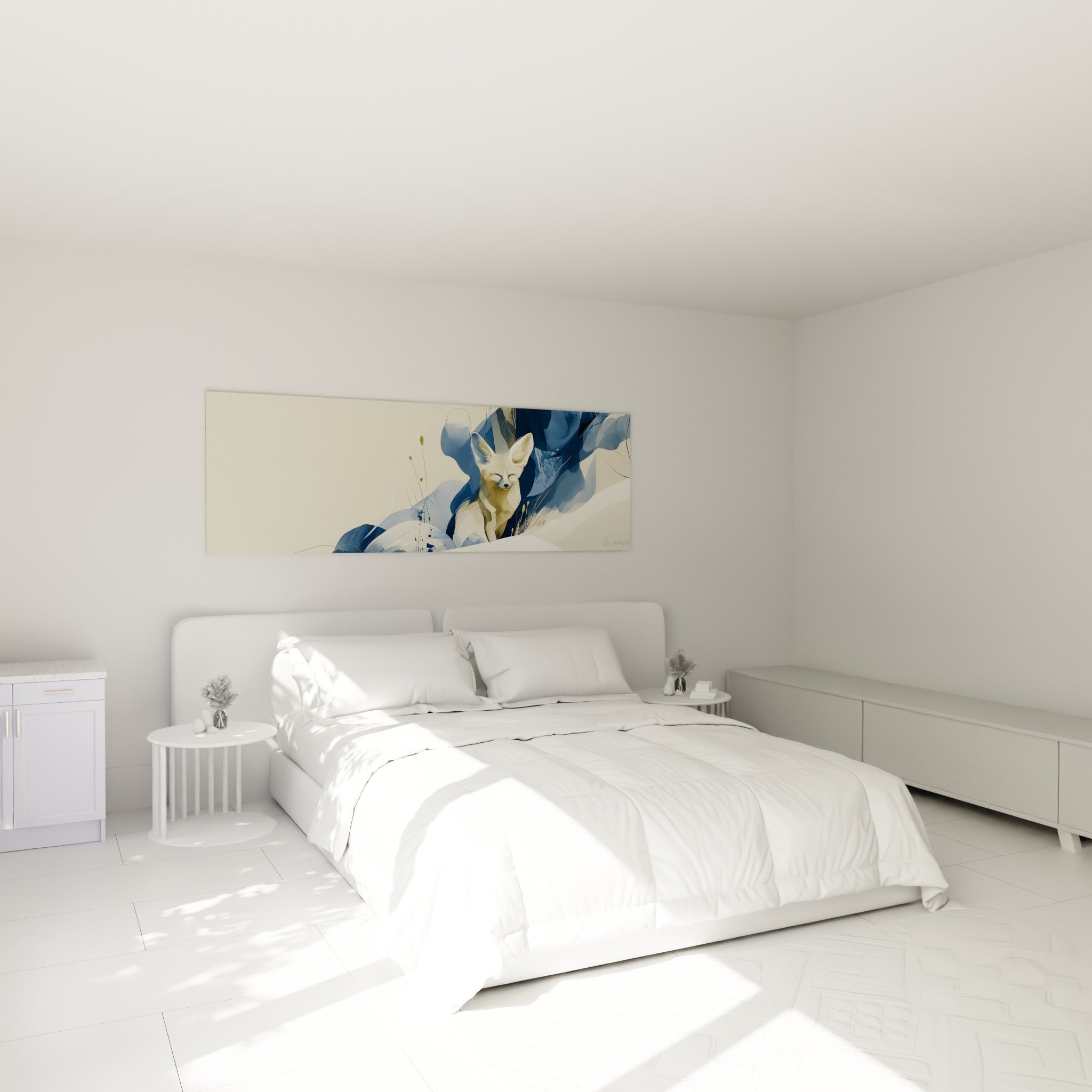 Renard du désert crème et bleu marine, museau apaisé, au-dessus d'un lit dans une chambre claire