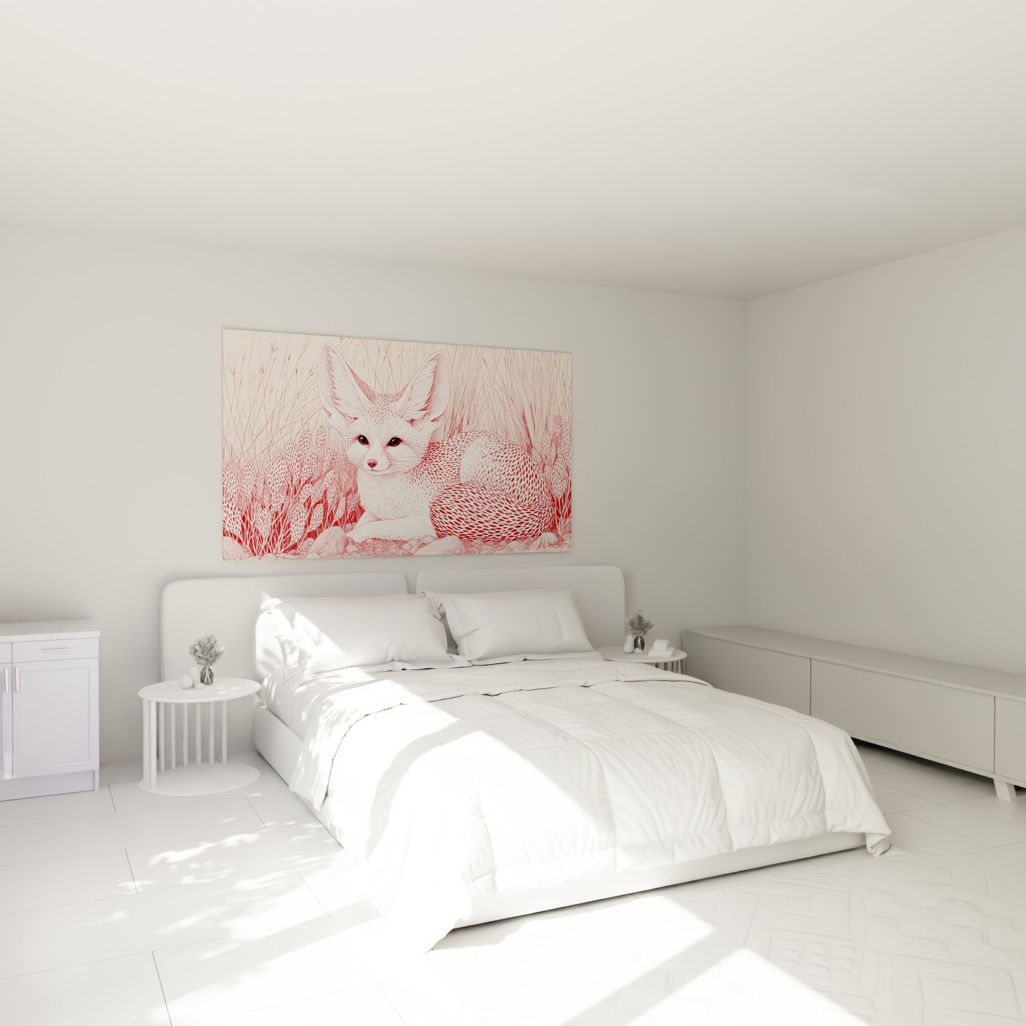 Petit fennec au regard vif, rouge et blanc, accroché au-dessus d'un lit dans une chambre claire