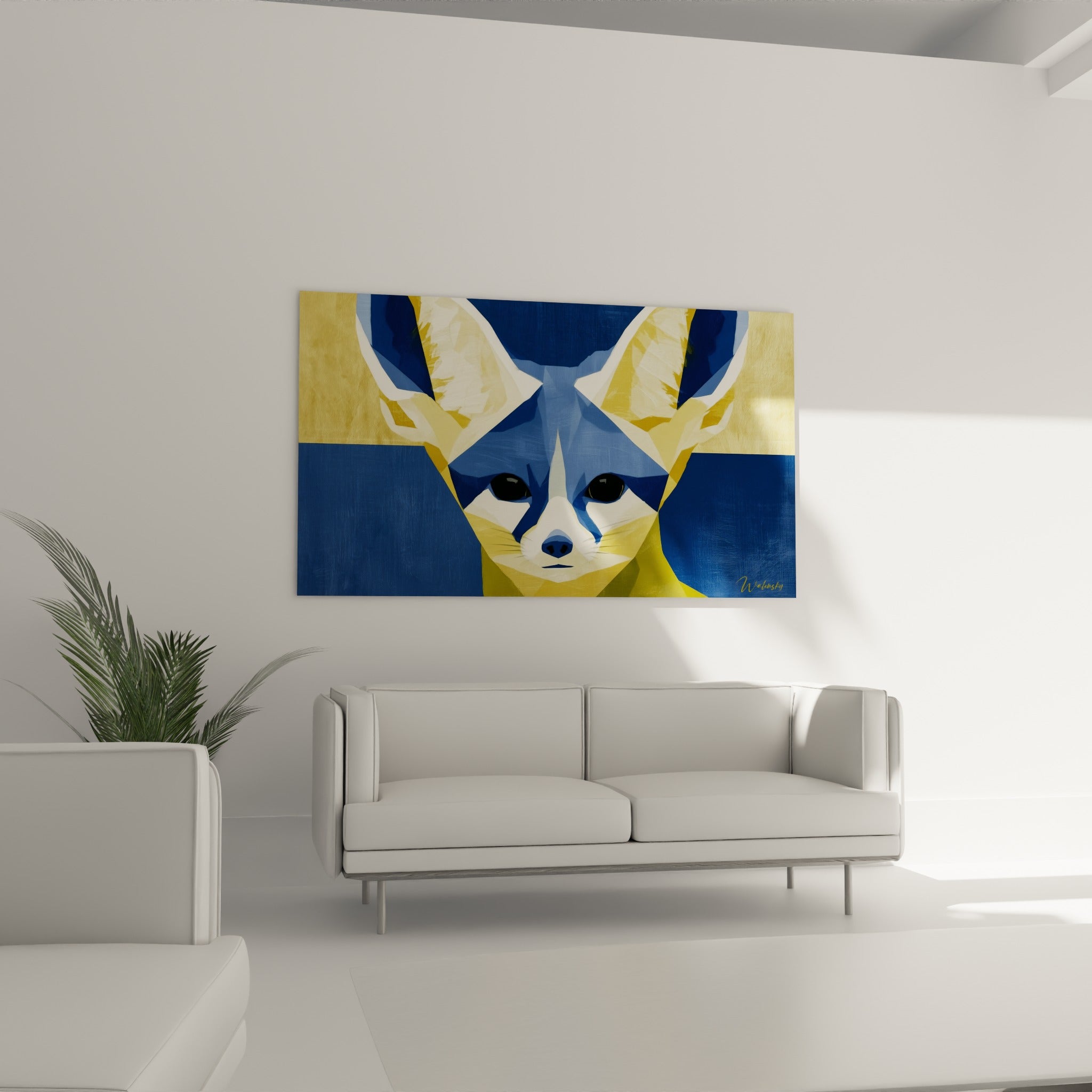 Museau blanc et doré du fennec aux yeux sombres, positionné au-dessus d'un canapé dans un salon lumineux