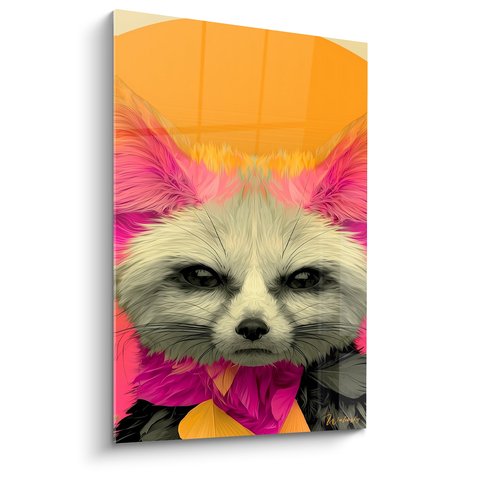 Fennec au regard sombre, oreilles roses vives et fond orange, style graphique et coloré.