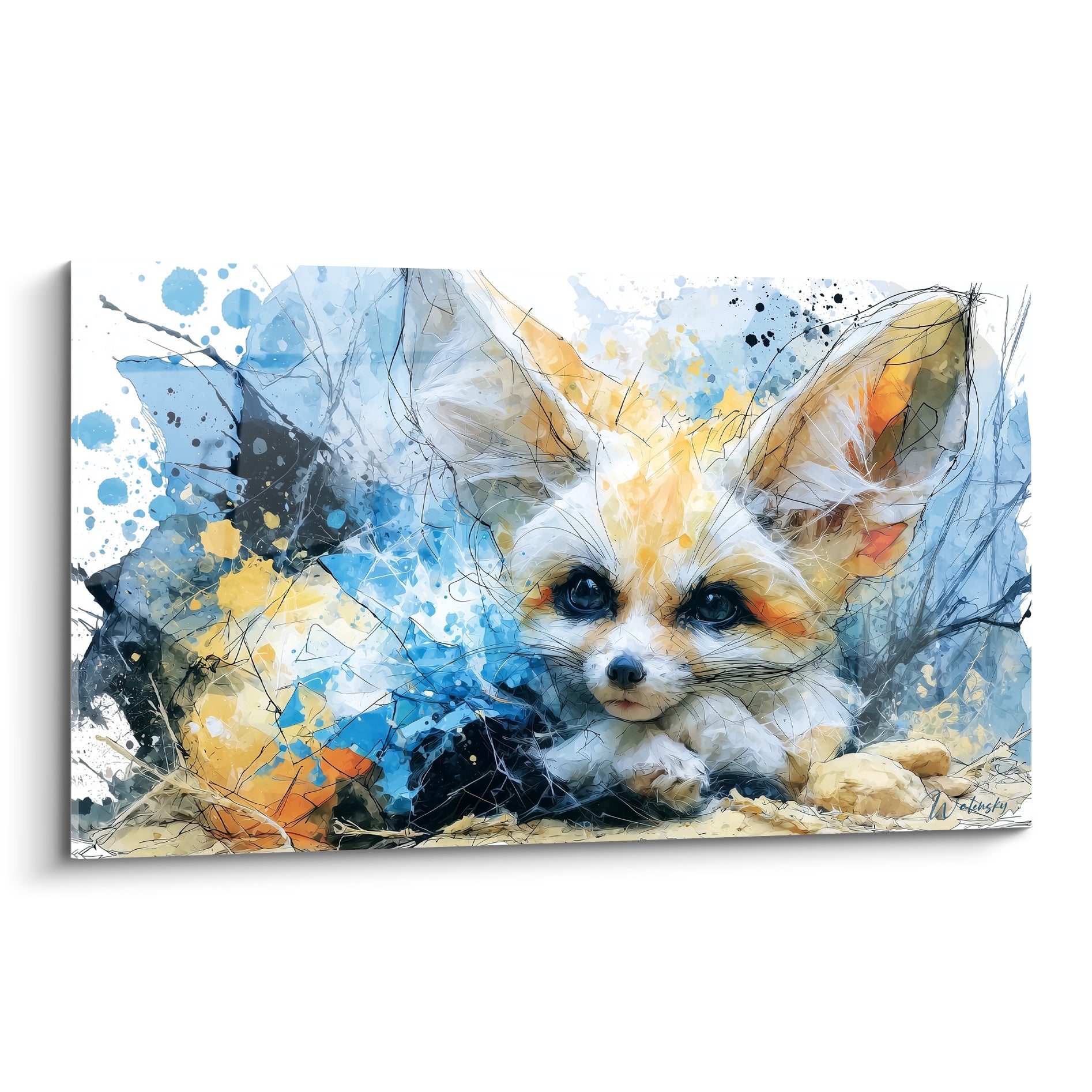Fennec allongé au regard sombre, oreilles dorées, fond éclaboussé de bleu marine et noir