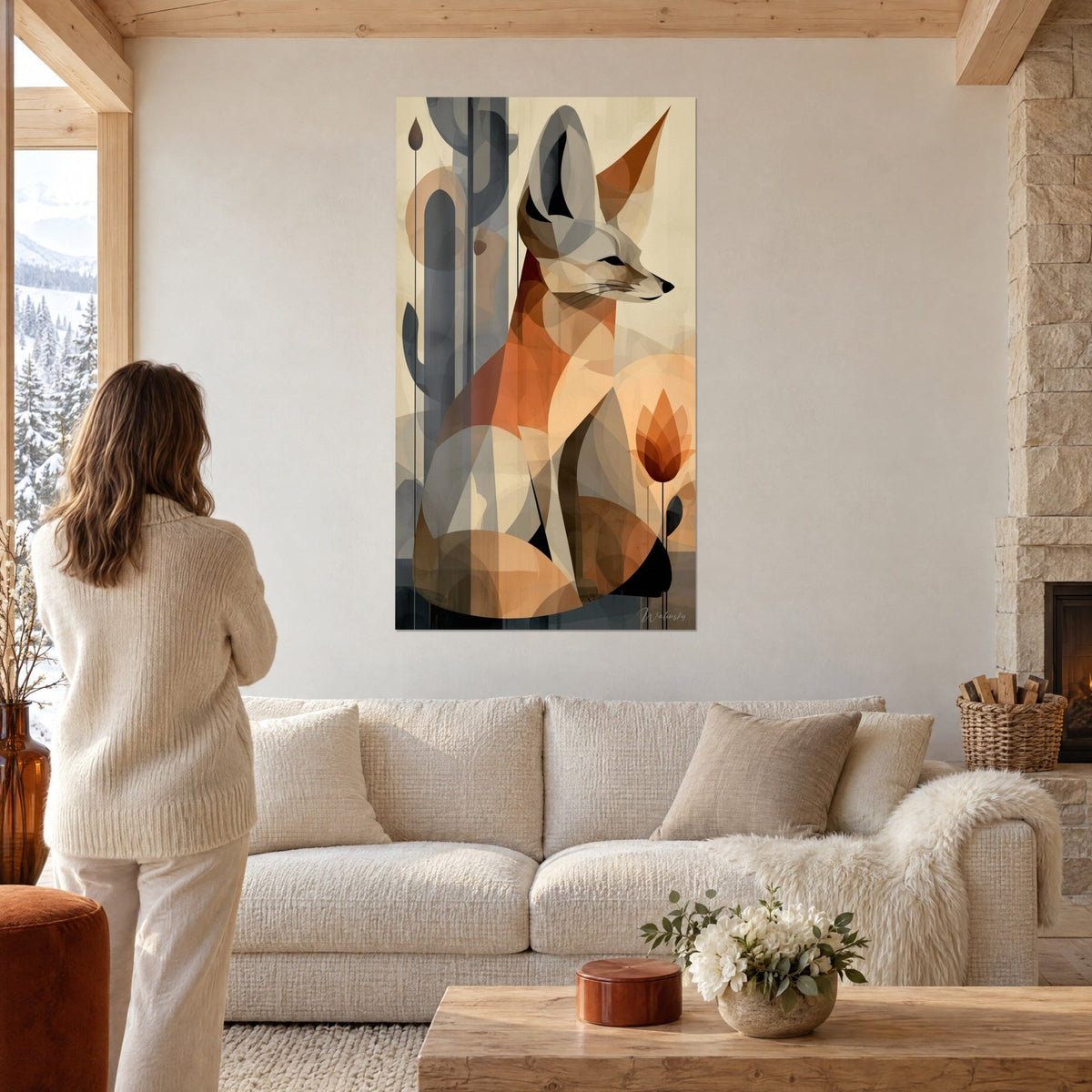 Gemälde Wüstenfuchs mit großen grauen Ohren, orange-cremefarbenes Fell, blaugraue Kaktus, bernsteinfarbene Tulpe, über einem Sofa in einem hellen Wohnzimmer