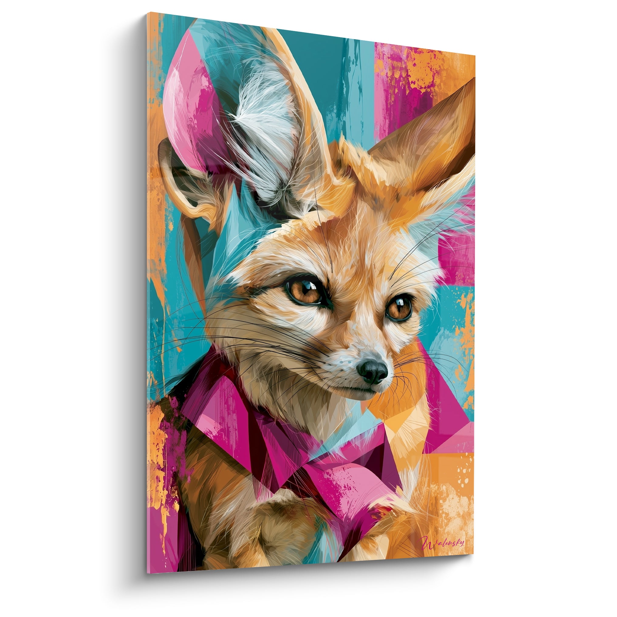 Fennec aux oreilles roses et turquoise, regard ambré, fond géométrique orangé et fuchsia