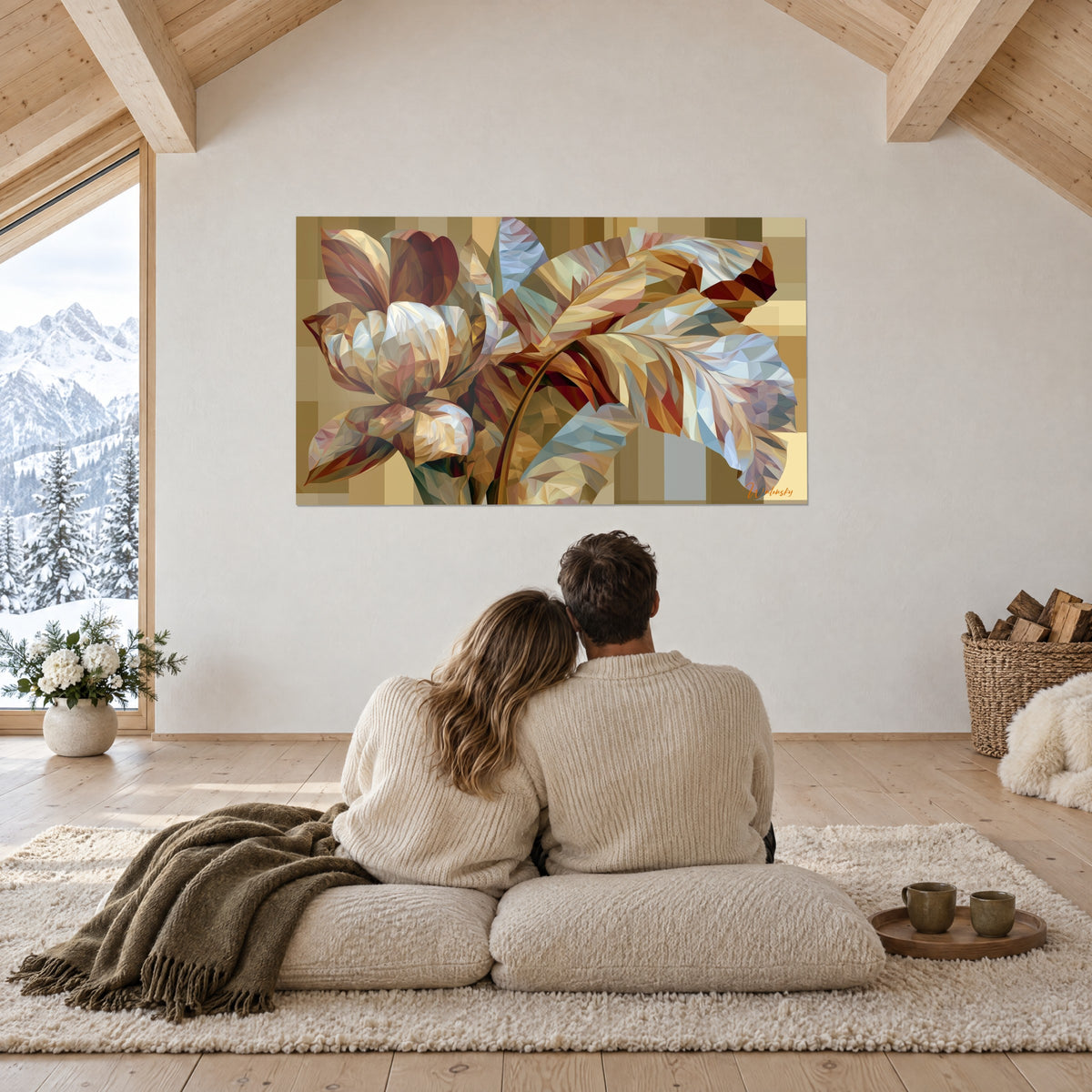 Tableau fleur en éclats dorés et grenat, feuille de bananier prismatique, devant un couple assis sur des coussins au chalet
