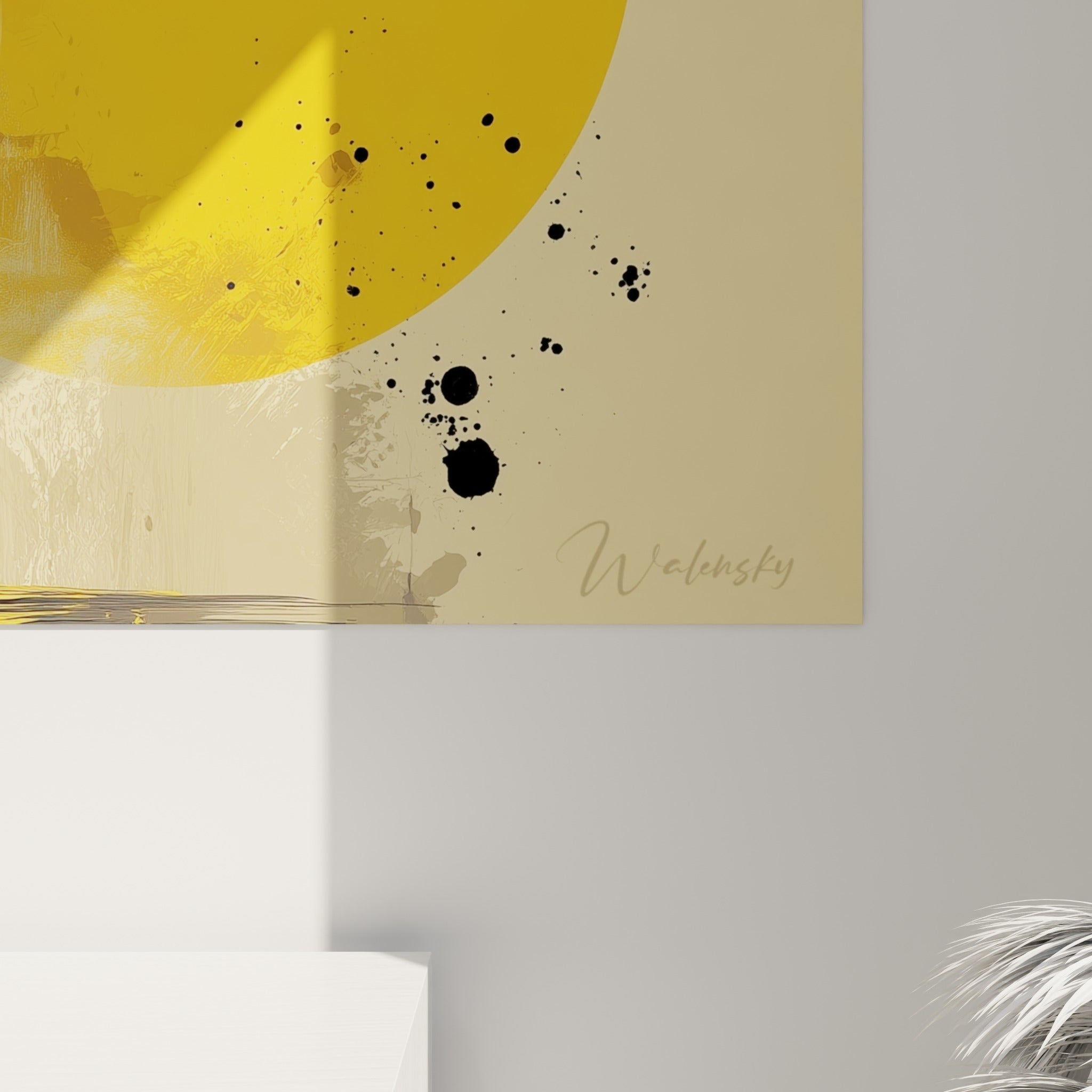 Nervures dorées et coulures d'encre noire visibles en gros plan sur la texture peinte du tableau feuille de bananier