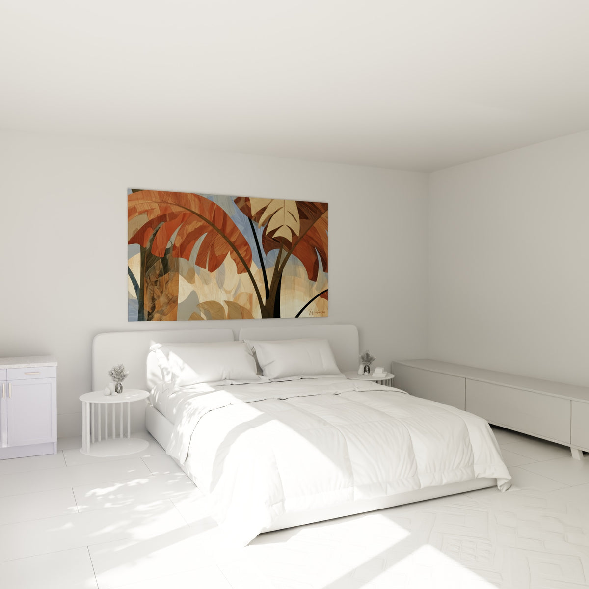 Grandes feuilles tropicales terracotta et beige sableux au-dessus d'un lit dans une chambre claire
