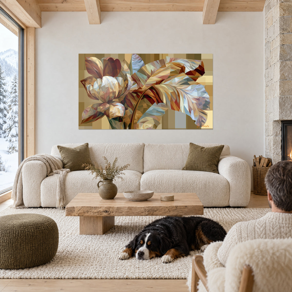 Tableau fleur facettée ivoire et bordeaux à feuilles de bananier ocre, accrochée au-dessus d'un canapé dans un salon lumineux