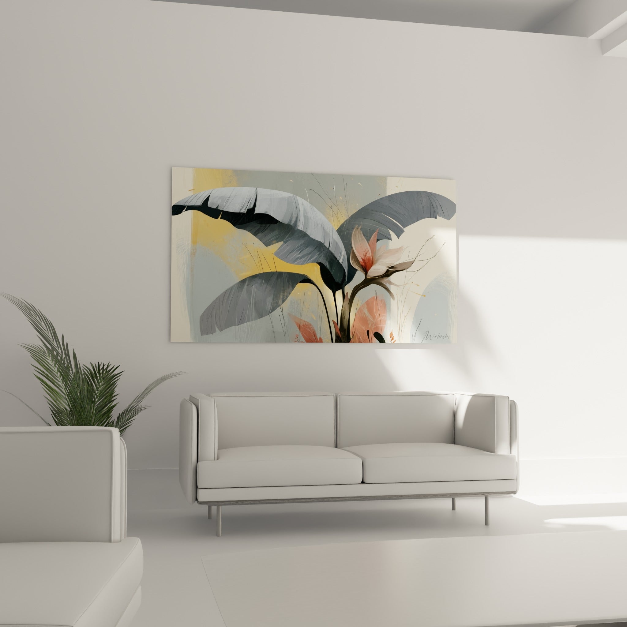 Feuille de bananier bleu gris et fleur pastel corail suspendue au-dessus d'un canapé dans un salon lumineux