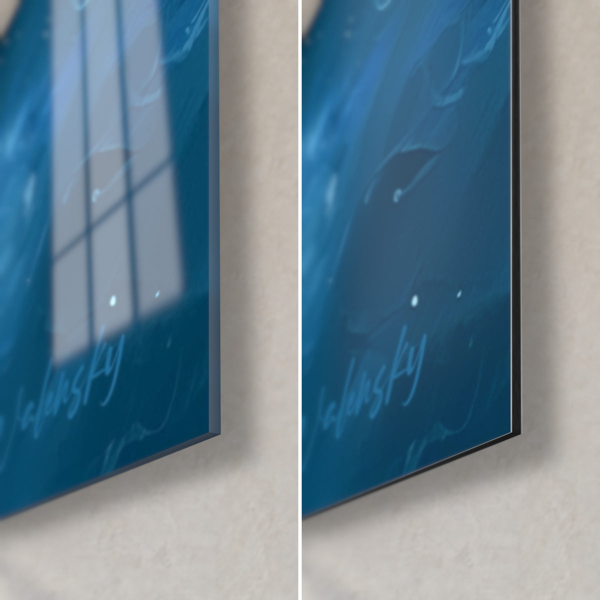 Tableau frondes bleu nuit et éclats dorés, coin bas droit : verre acrylique brillant à gauche, alu Dibond mat à droite, tranche de 3 mm