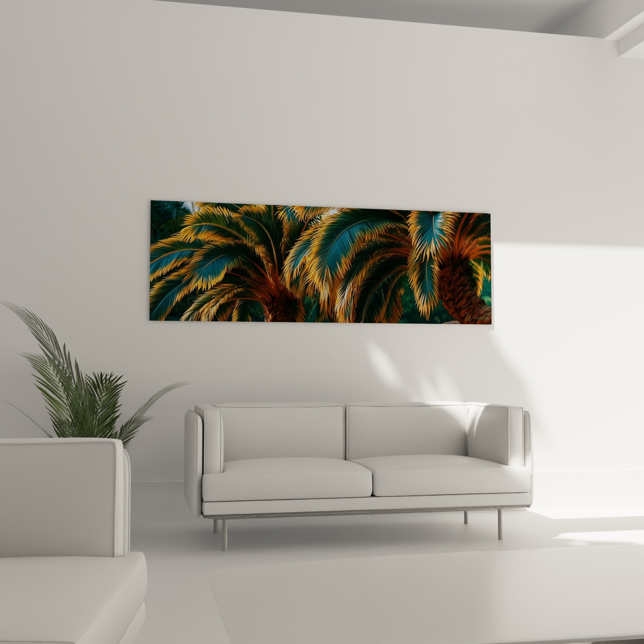 Palmes tropicales cuivrées et turquoise disposées au-dessus d'un canapé dans un salon lumineux.
