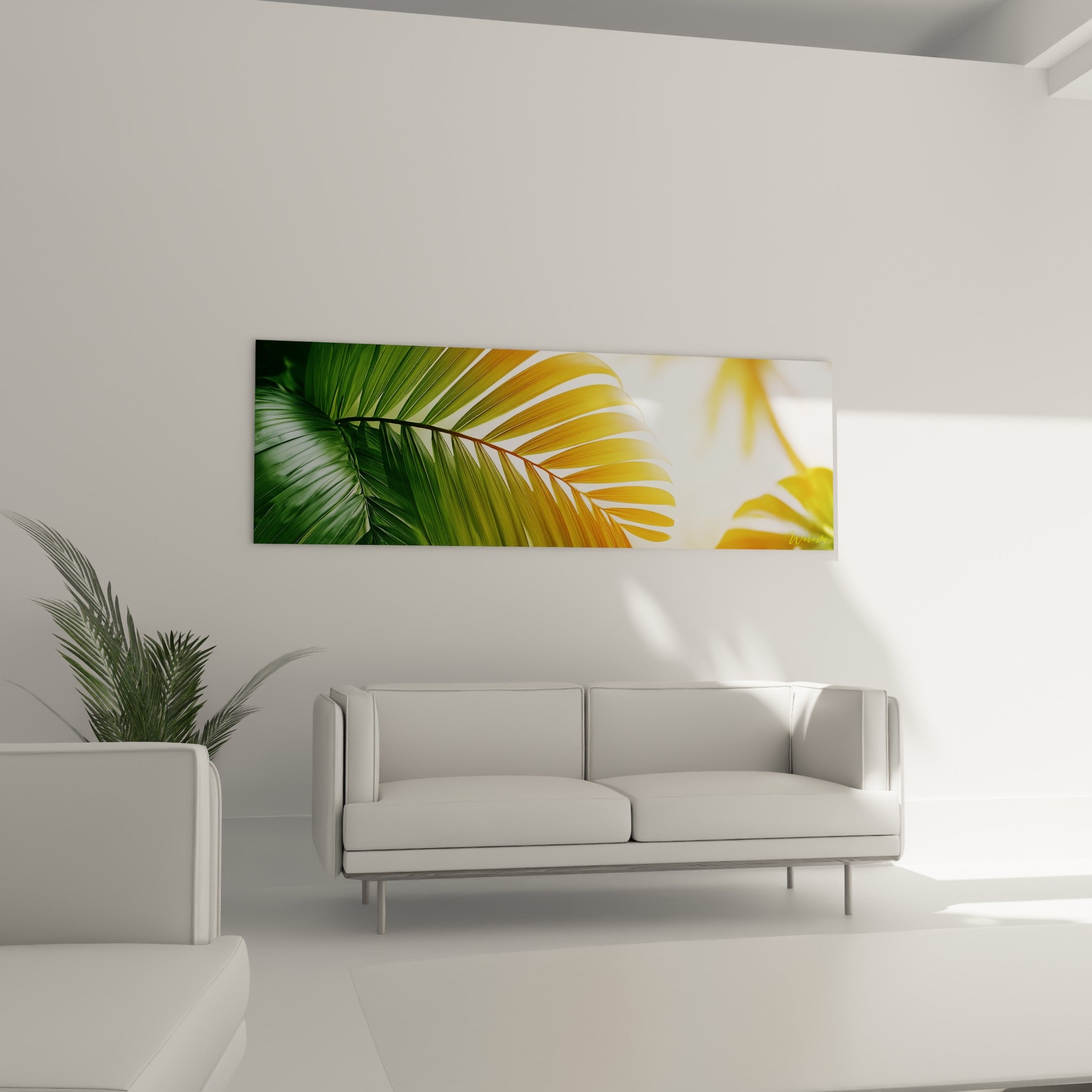 Feuillage tropical vert émeraude et doré illuminé, au-dessus d'un canapé dans un salon lumineux