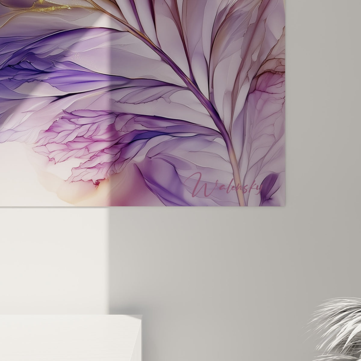 Nervures dorées et voiles violets de la feuille de palmier vus en gros plan sur la toile
