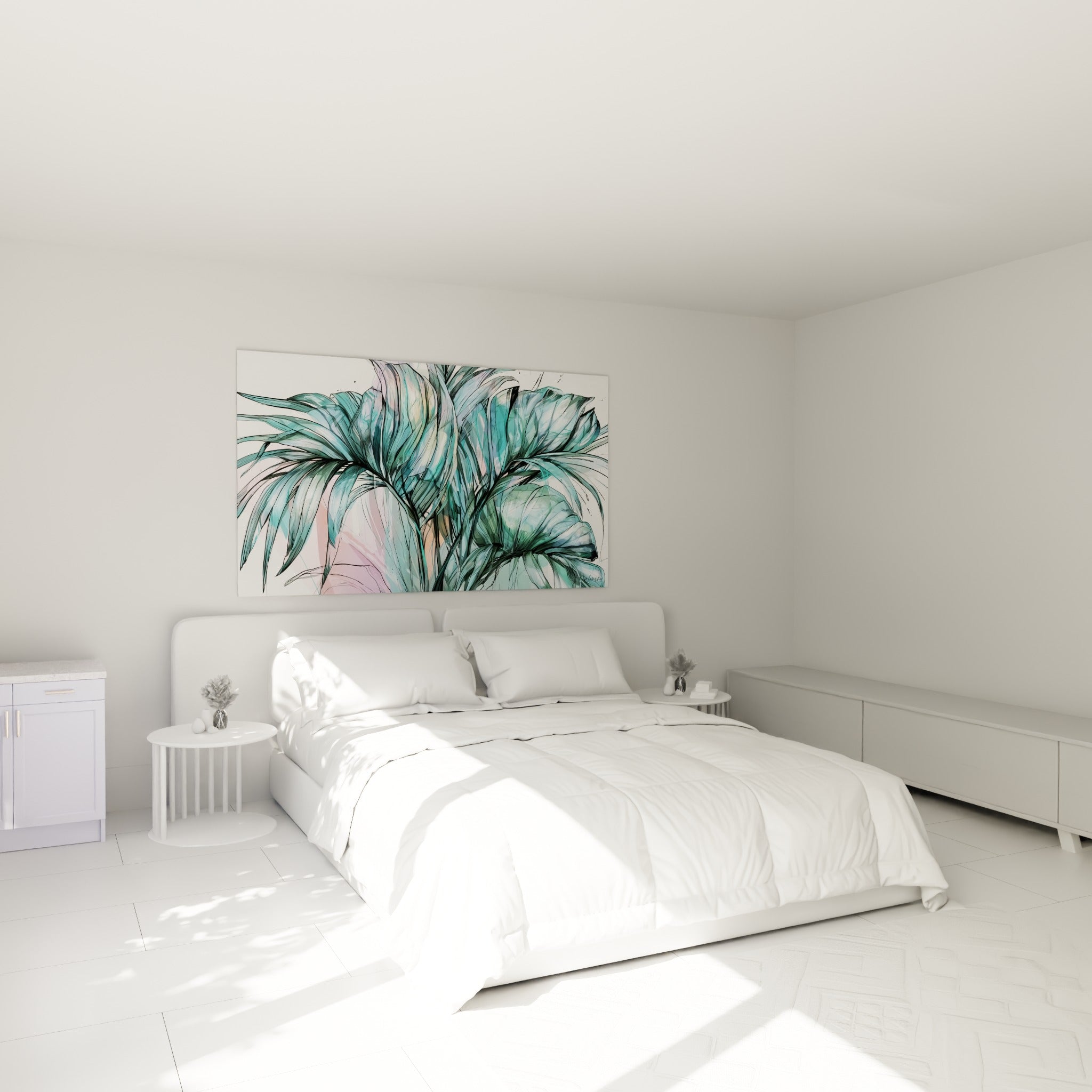 Bouquet de feuilles de palmier vert émeraude et rose au-dessus d'un lit dans une chambre claire